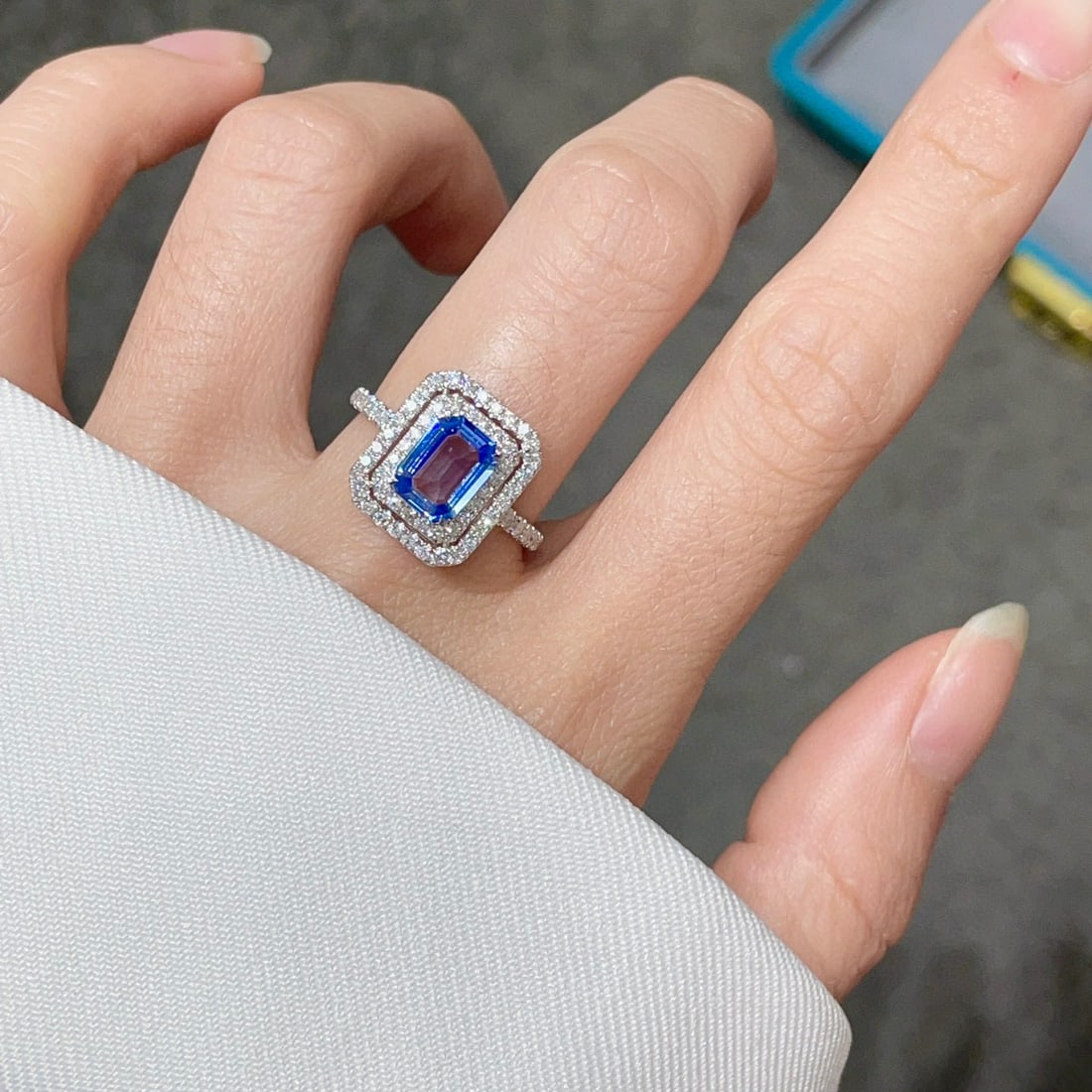 14K GOLD 1.78 CT NATURAL SAPPHIRE & DIAMOND RING - 8