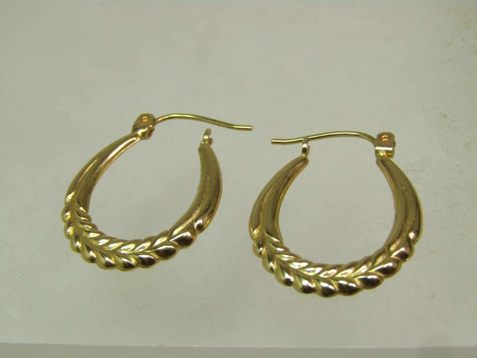 Vintage 14kt Decorative Hoop Earrings, Pierced, 1980's-1990's, 7/8" Signed - 2