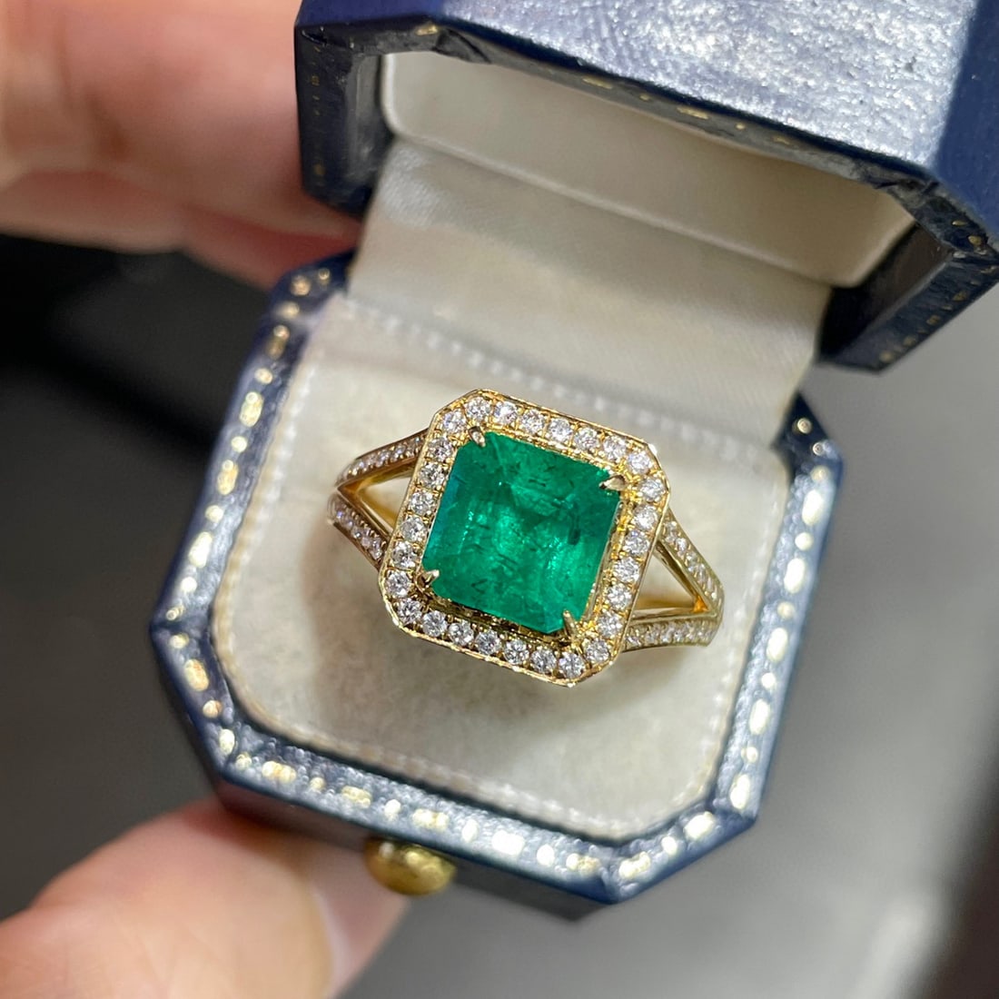 14K GOLD 2.13 CT VIVID GREEN NATURAL EMERALD & DIAMOND RING - 2