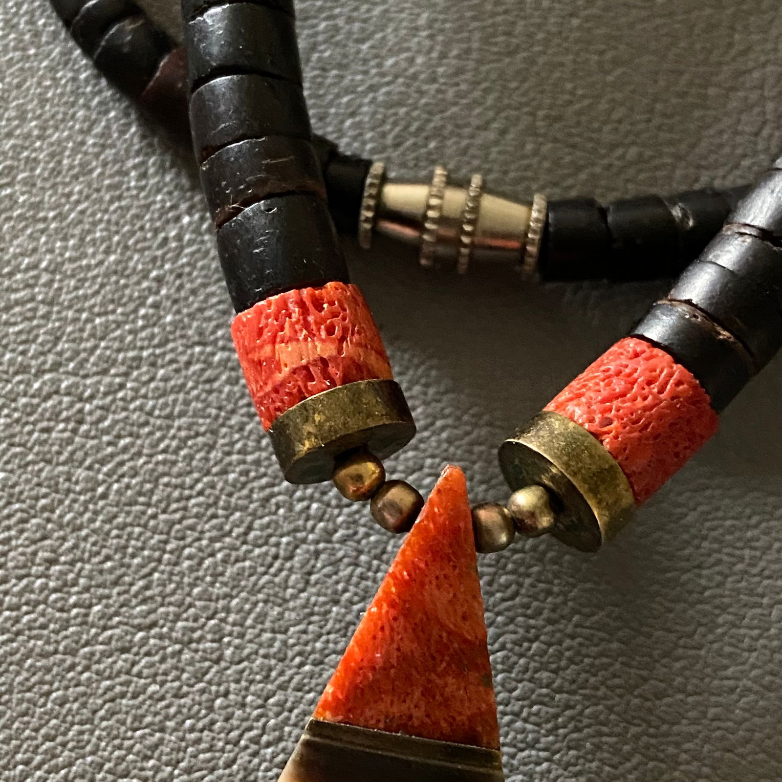 Vintage Apple coral black coral Horn Heishi Necklace - 6