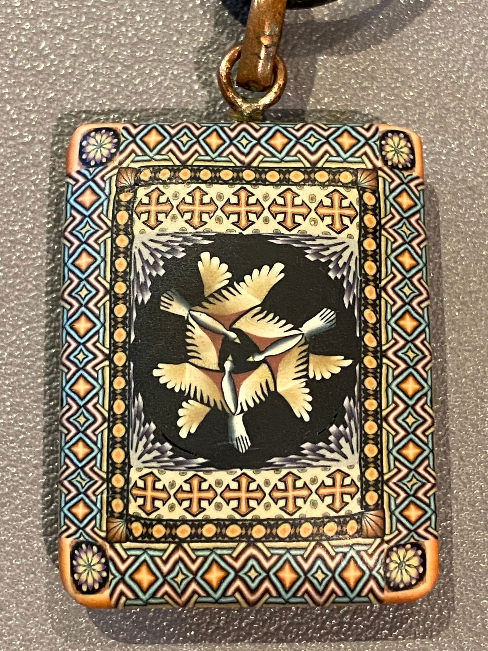 Vintage Amulet Pendant Necklace detailed with doves - 2