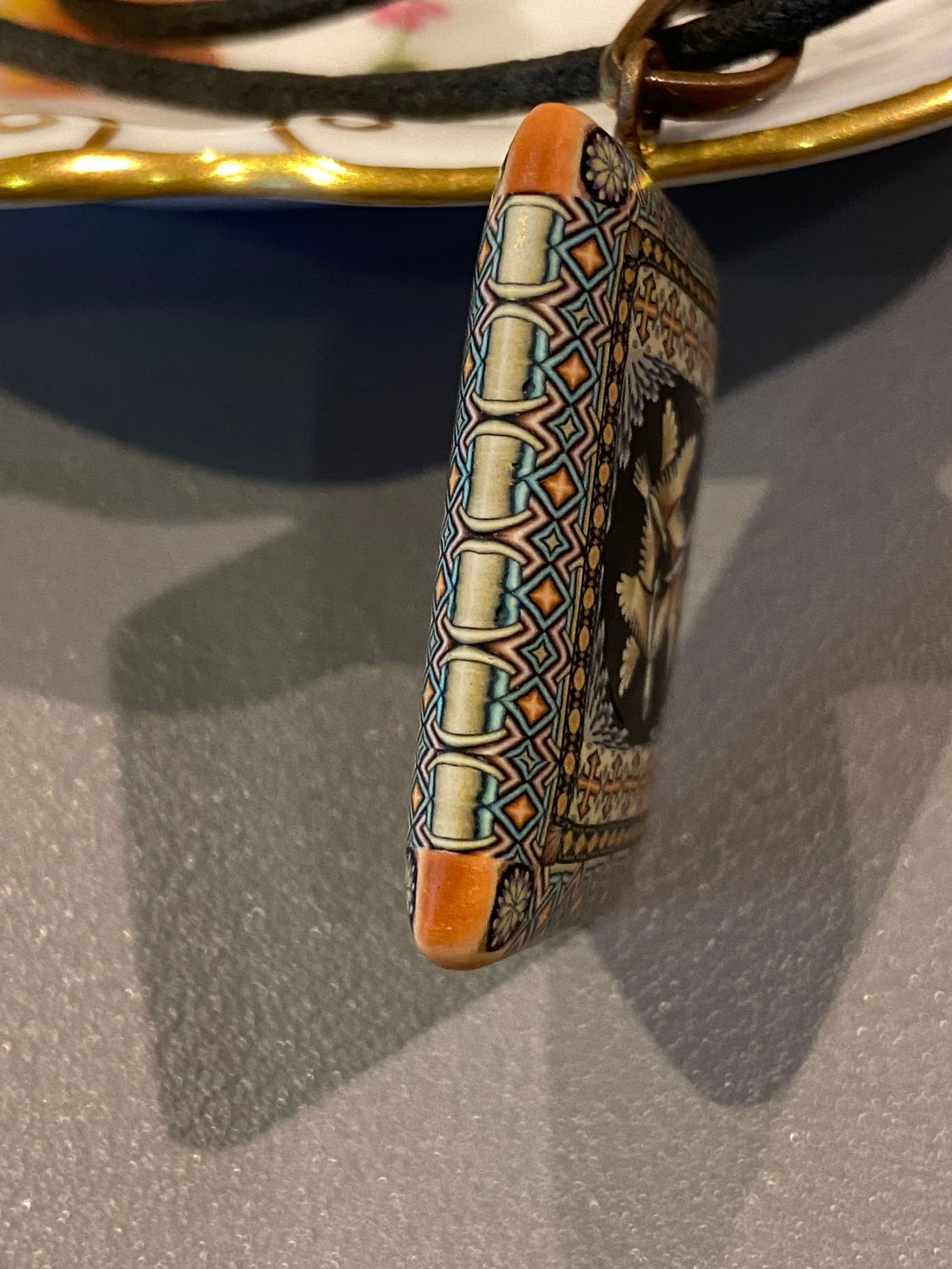 Vintage Amulet Pendant Necklace detailed with doves - 7