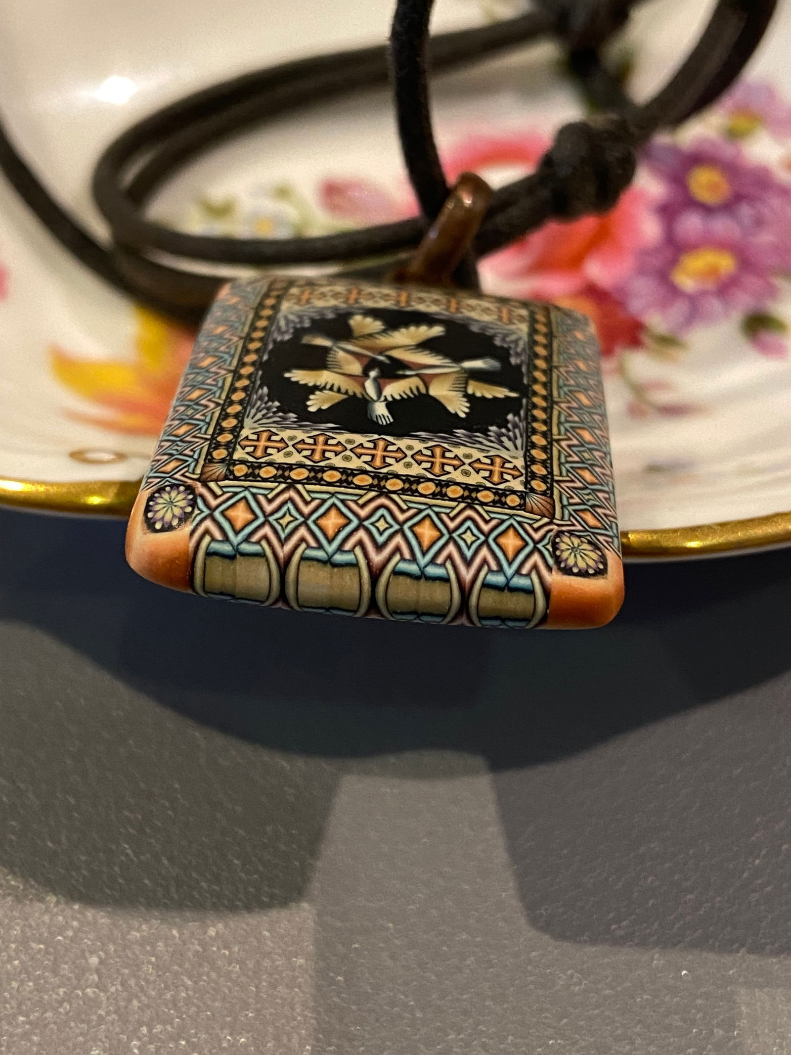 Vintage Amulet Pendant Necklace detailed with doves - 8