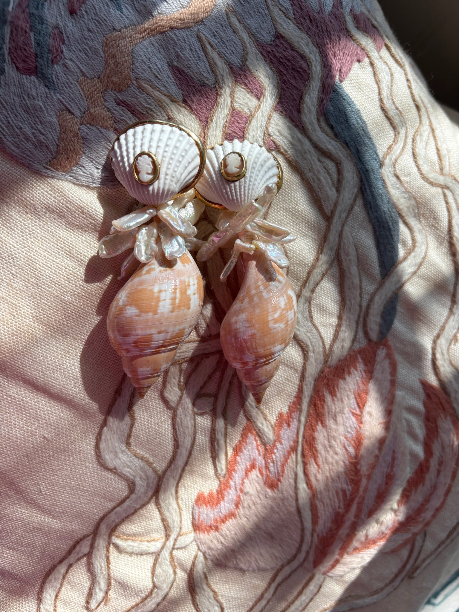 Tulip Shell Earrings with Pearl & Cameos - 2