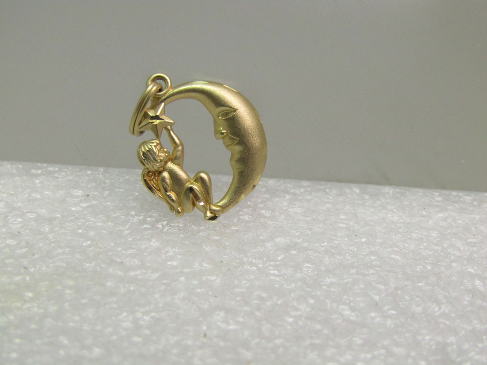 Vintage 14kt Crescent Moon & Cherub Charm/Pendant, Signed Marsala, 1990's: Title:Vintage 14kt Crescent Moon & Cherub Charm/Pendant, Signed Marsala, 1990's Description:Vintage 14kt Crescent Moon & Cherub Charm/Pendant, Signed Marsala, 1990's. Celestial and Angel themed. This
