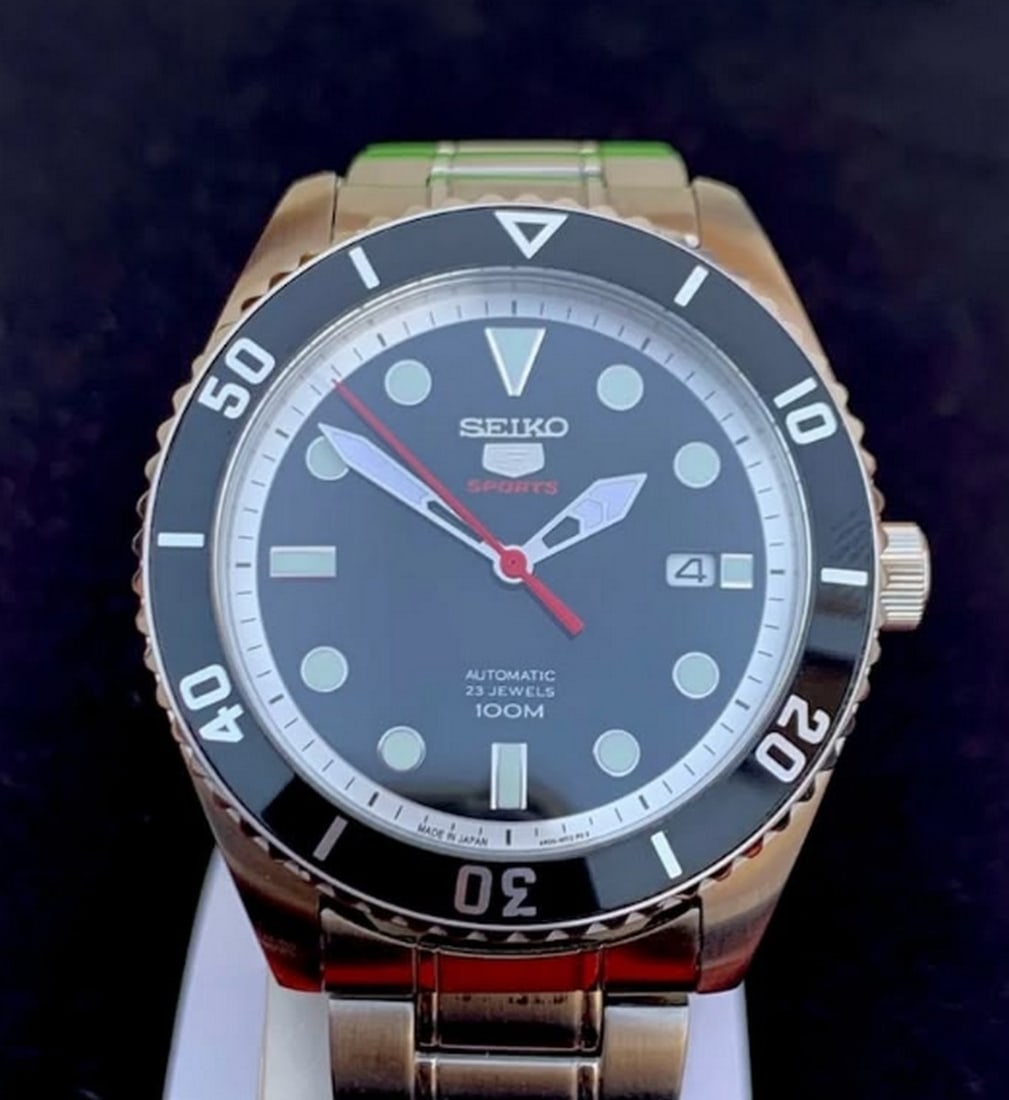 Seiko 5 Sports 23 Jewals Automatic 4R35-02D0 With Date: Vintage from the 1960s Ships from a small business in Pakistan Band material: Stainless steel Materials: Stainless steel Power: MechanicalReadout: Analog Can be personalized Reserve: $600.00 Shipping: