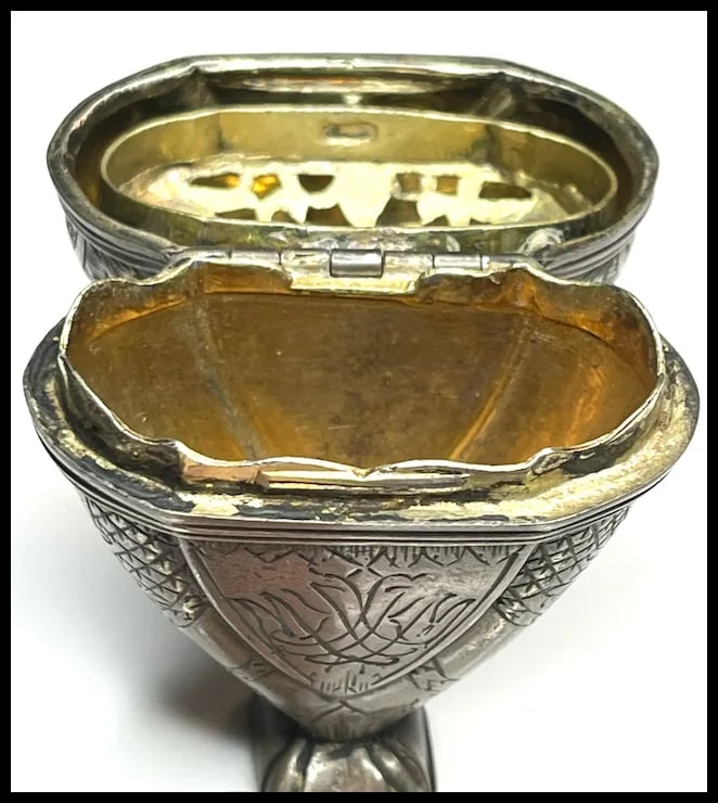 18th Century Antique Silver Crown Heart Vinaigrette with Original Gilt Inside - 13