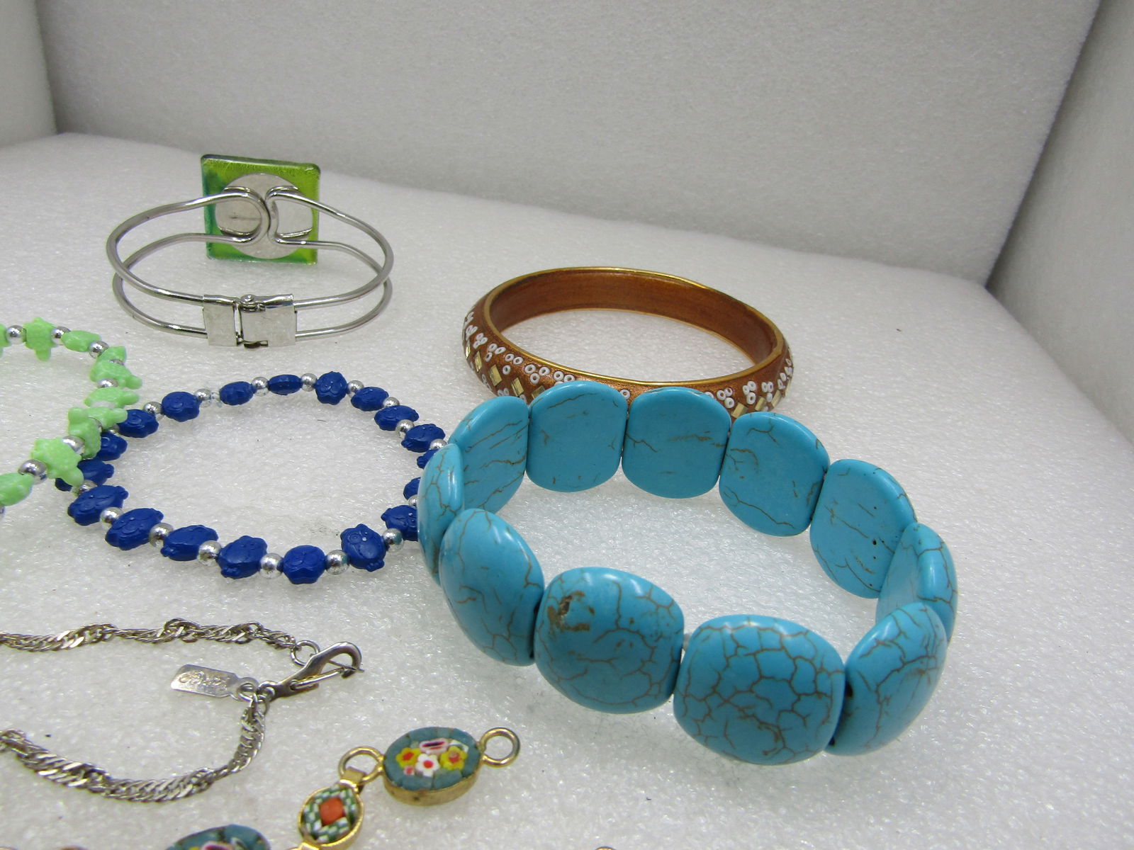 Vintage 8 Bracelet Lot Faux turquise, Glass Clamper More - 6