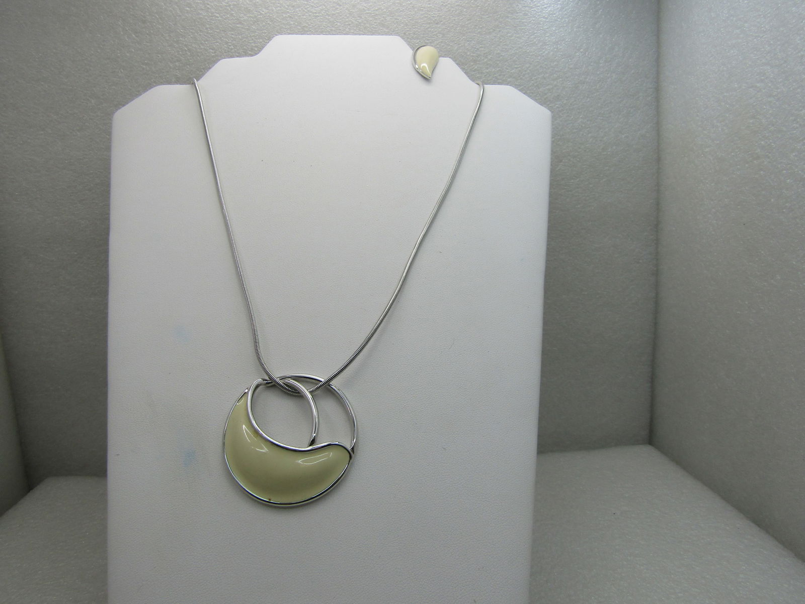 Vintage Tan Enameled Monet Neckace Earrings Set, 1960's Modern, 28" Snake Chain - 2