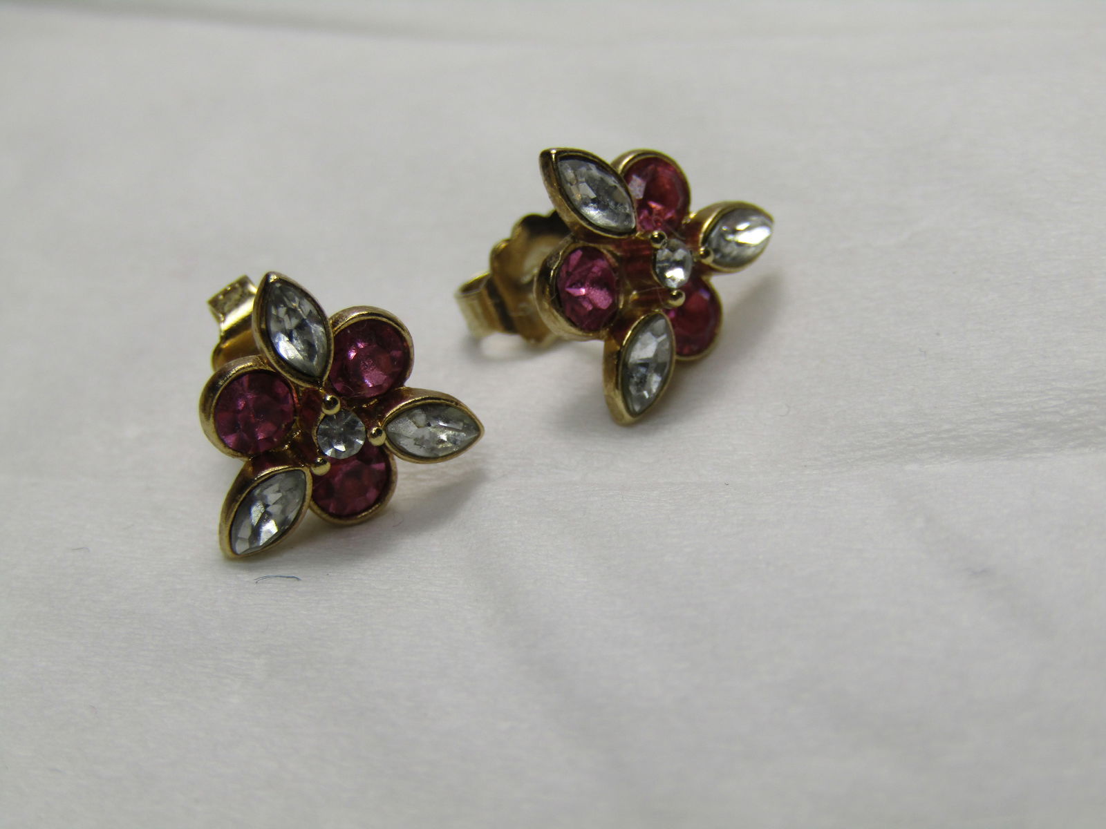 Vintage Avon Pink Sparkle Earrings, Pierced, In Original Box - 5