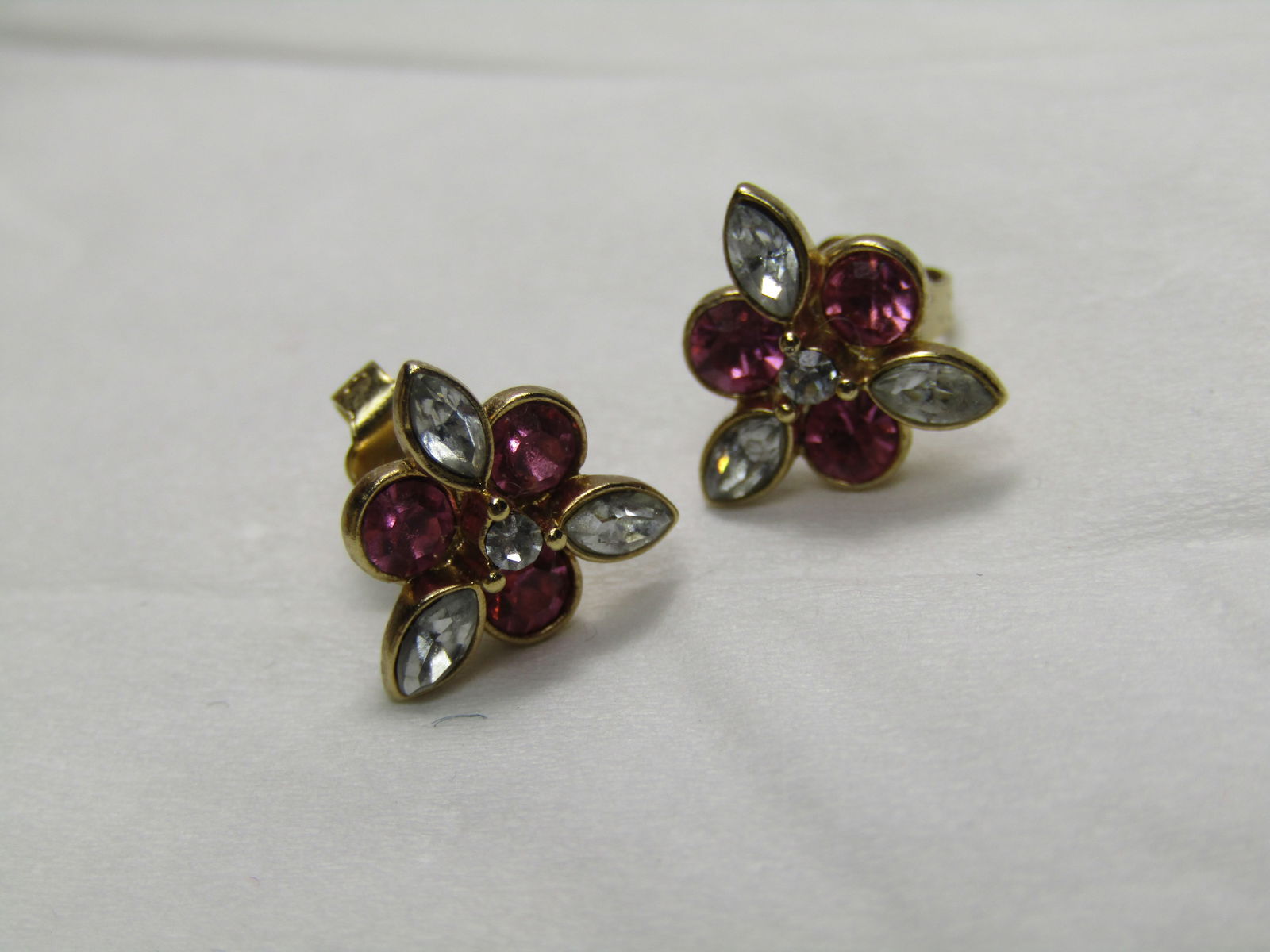 Vintage Avon Pink Sparkle Earrings, Pierced, In Original Box - 6