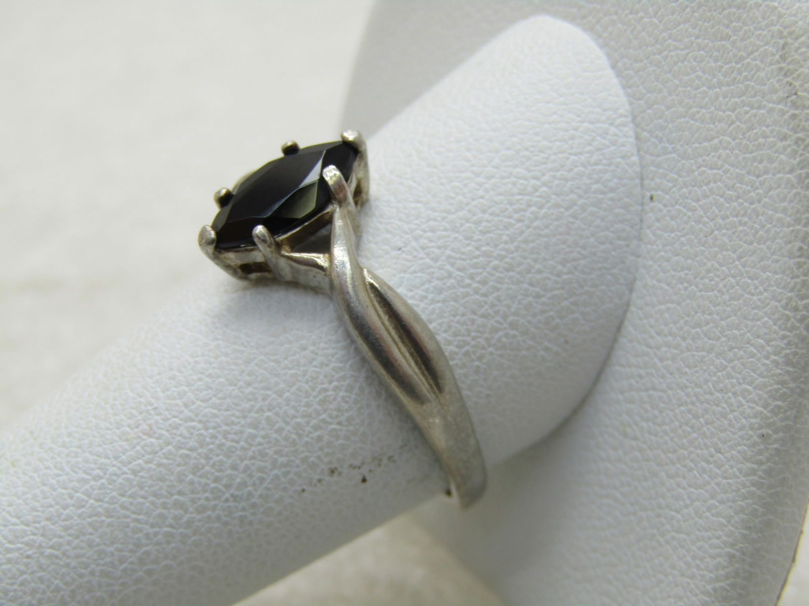 Vintage Sterling Silver Onyx Ring, Sz. 11, apx. .75 tcw - 4