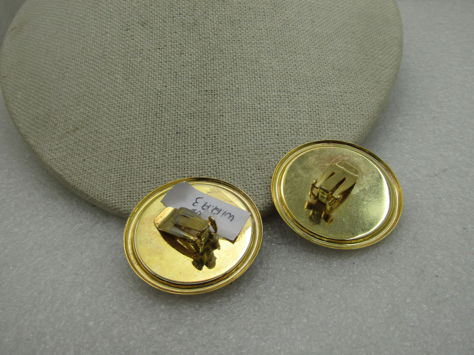 Vintage Butterscotch Thermoset Clip Earrings, 1.5", Gold Tone - 4