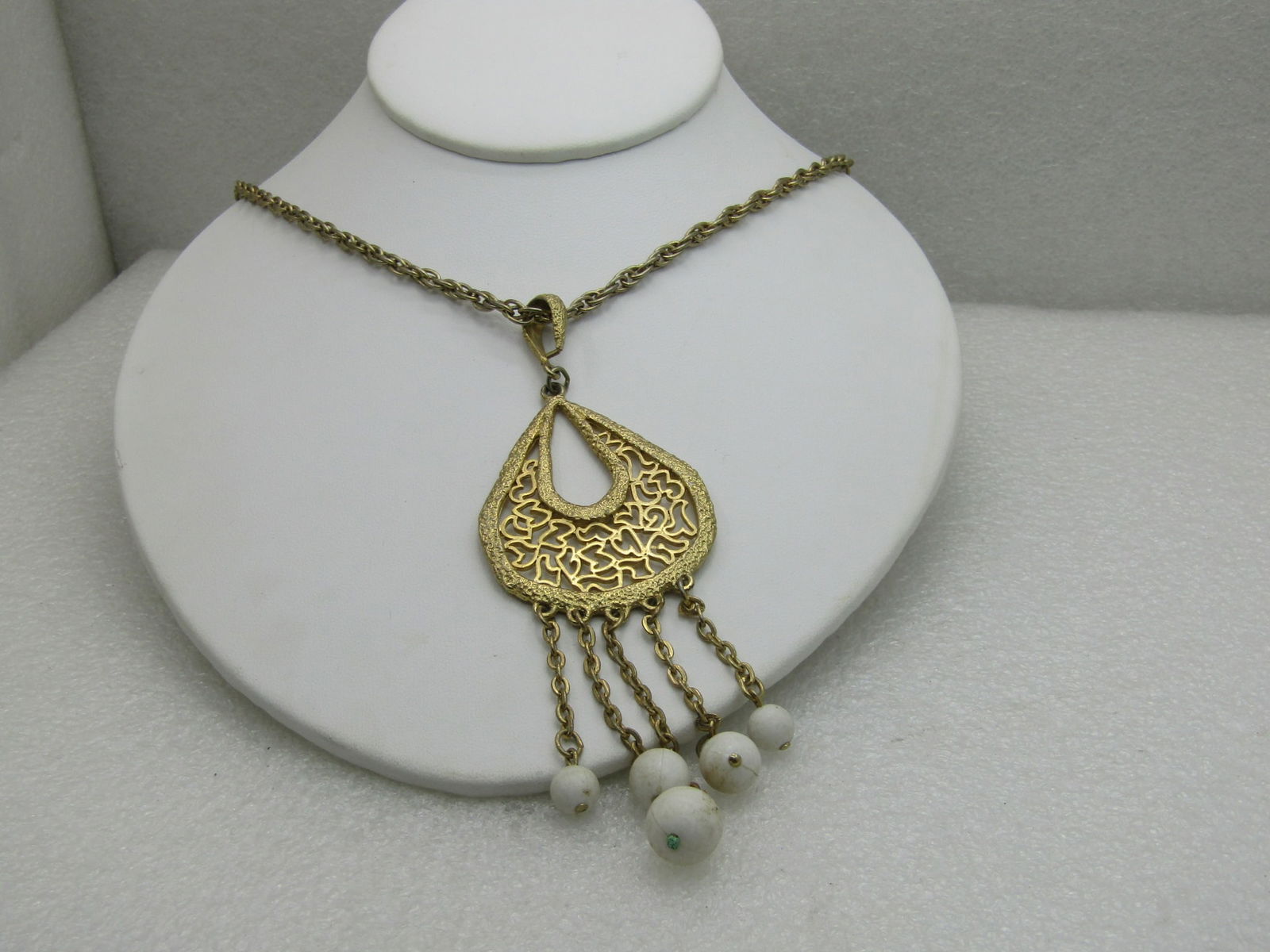 Vintage Gold Tone Open Design Necklace With Beaded Dangles 16" (1 of 3)
