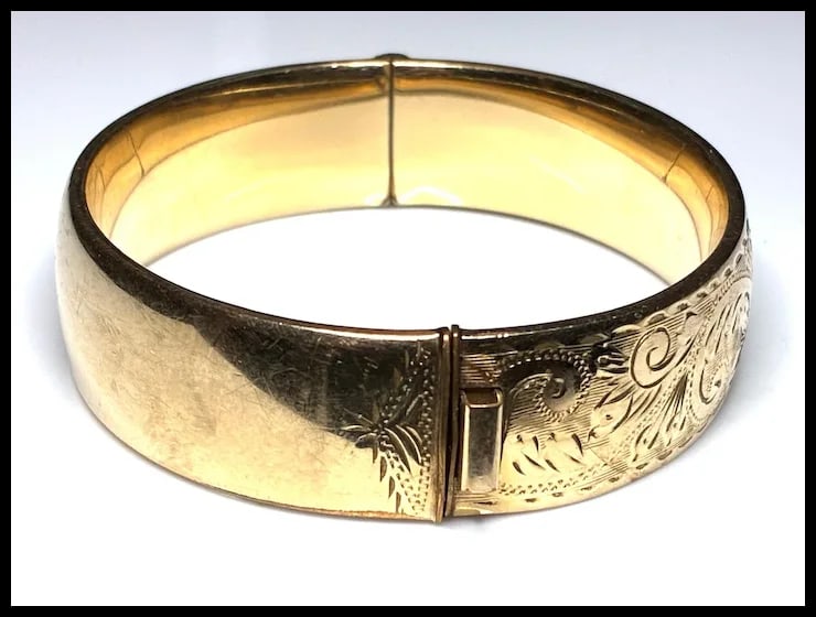 Vintage R&W 1/5th 9 Carat Gold Bangle - 4