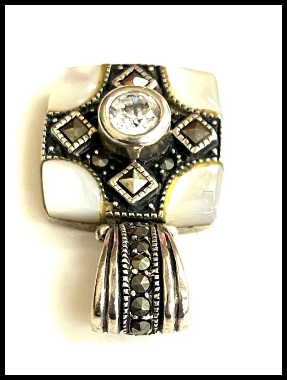 Estate Sterling Silver Marcasite and Mother of Pearl Pendant - 5