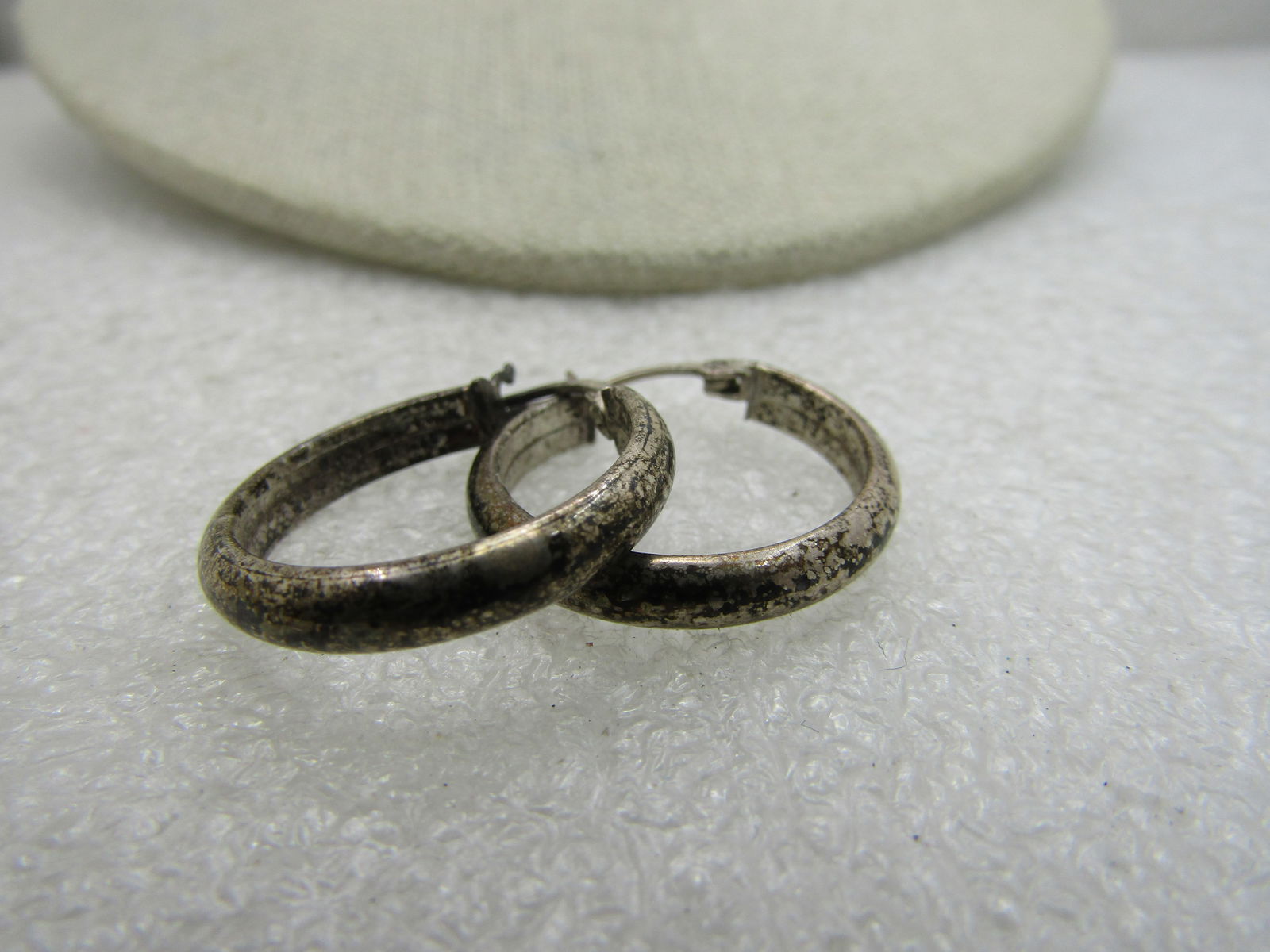 Vintage Sterling Silver Hoop Earrings, Pierced, 1" tall with hinged locking posts and 3.5mm wide and - 3
