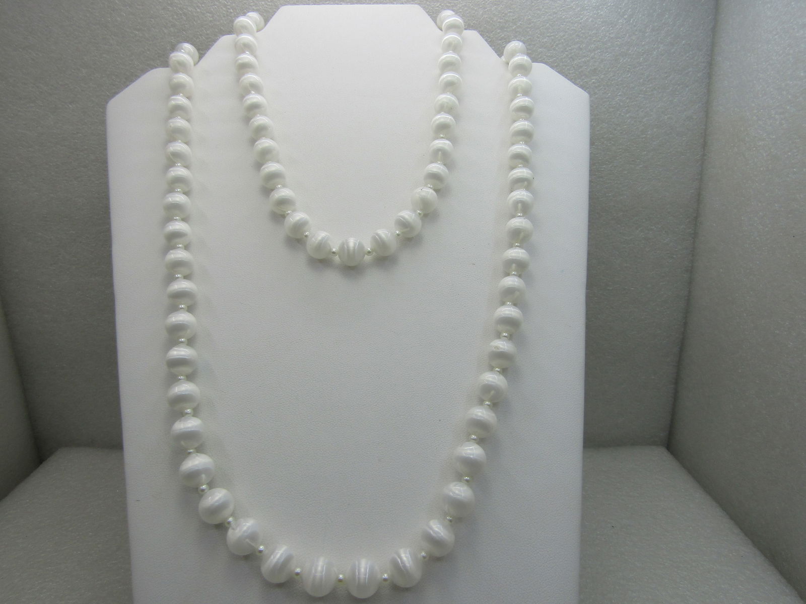 Vintage White Beaded Necklace, Choker, Clip Earrings Set, Sarah Coventry - 4