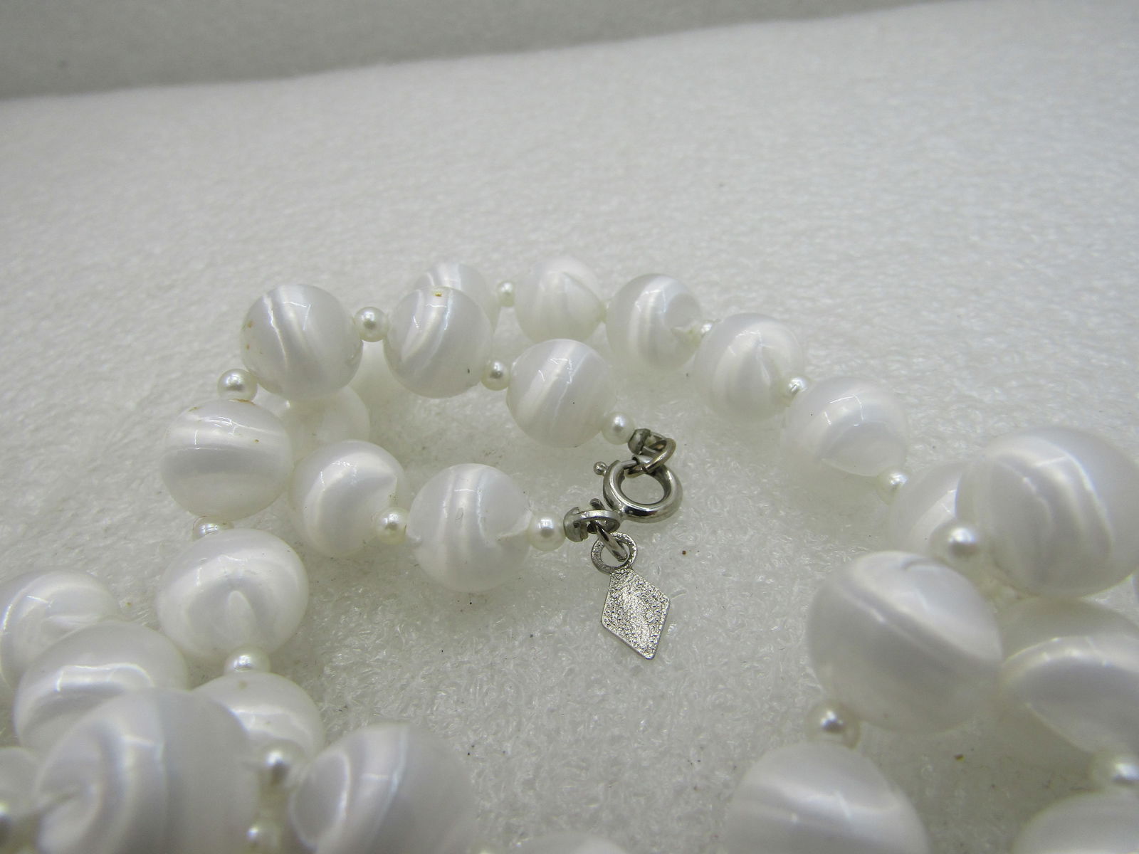Vintage White Beaded Necklace, Choker, Clip Earrings Set, Sarah Coventry - 5