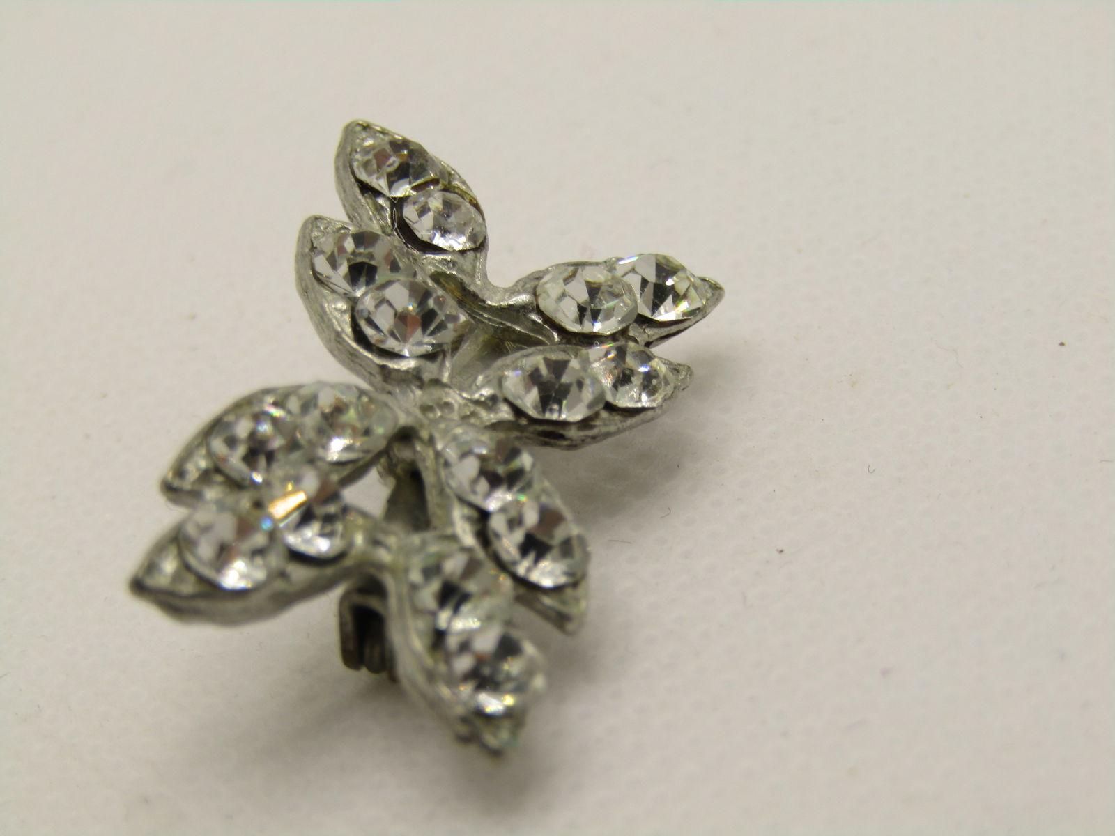 Vintage Art Deco Rhinestone Brooch, 1.25" Pointed Design - 4