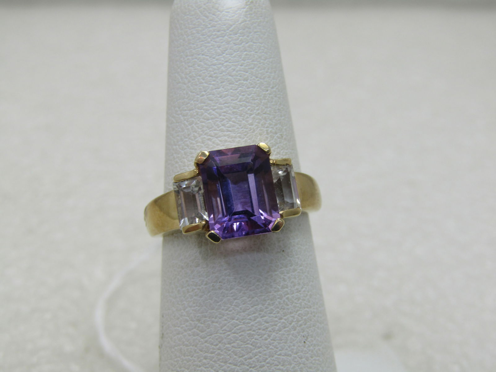 Vintage 10kt Amethyst White Topaz Ring, Sz. 6, 2.89 gr. L (1 of 7)