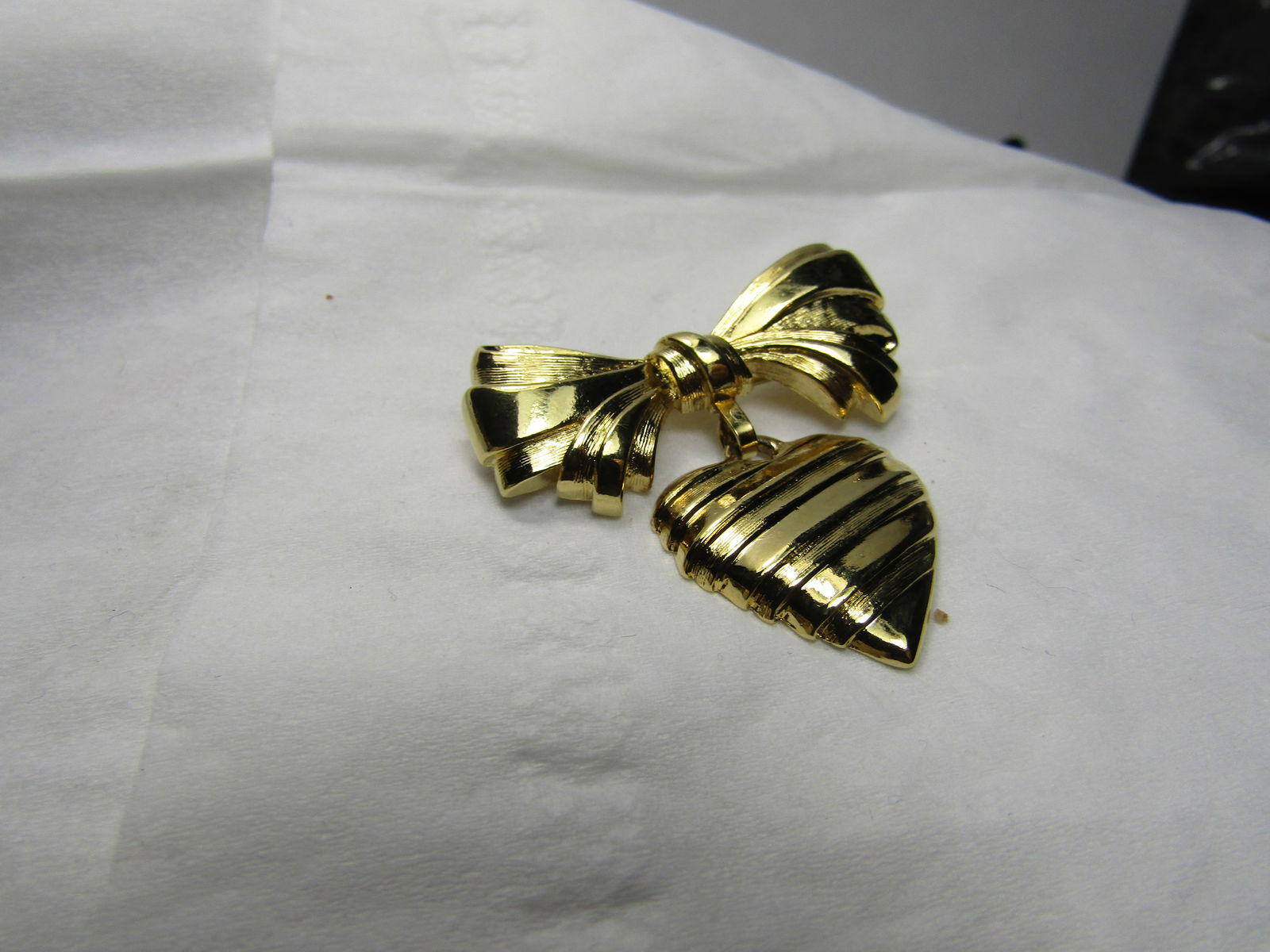 Vintage Avon Heart & Bow Sentiments Brooch, I Love You Mother, Original Box & Sleeve - 2