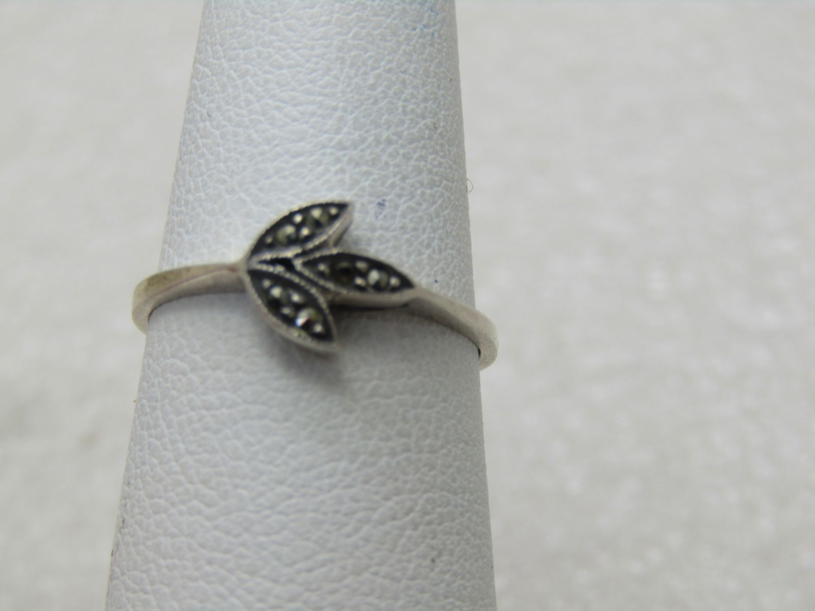 Vintage Sterling Silver Marcasite Leaf Ring, Sz. 6 - 2