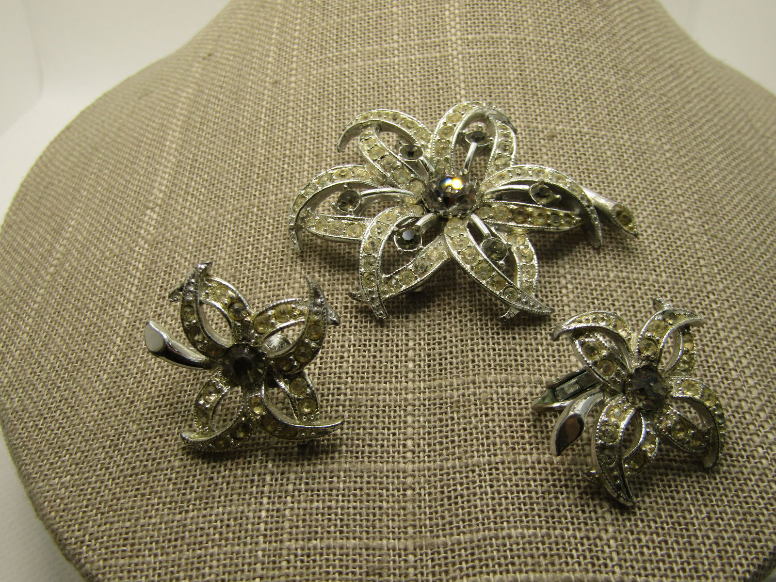 Vintage Sarah Coventry Rhinestone FLoral Earrings & Necklace Set, 24" - 4