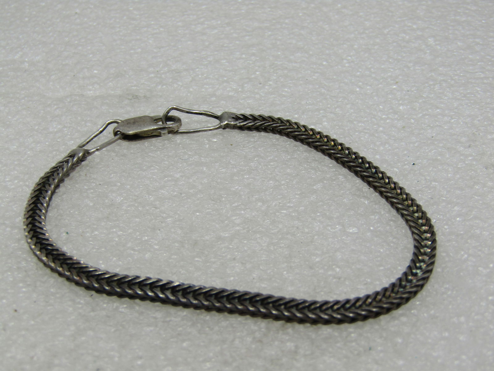 Vintage Sterling Foxtail Link Bracelet, 7-7/8", 3.7mm Wide, Unisex: Vintage Sterling Foxtail Link Bracelet, 7-7/8", 3.7mm Wide, Unisex. It has unusual oval links on each end with a lobster clast - the long oval inks are not perfectly flat from wear but looks like a ha