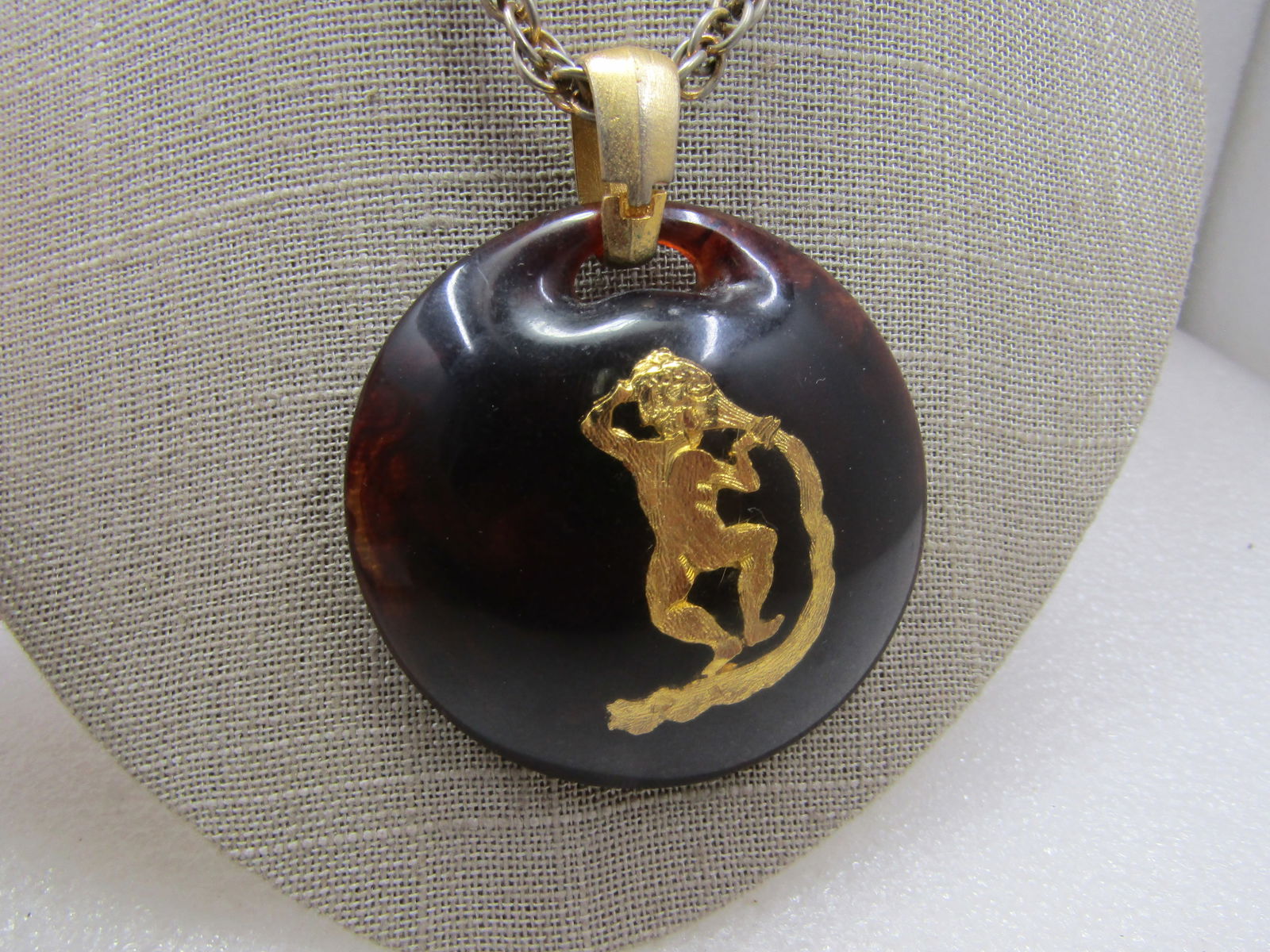 Vintage Sagittarius Faux Tortoiseshell Domed Necklace, 22", 1960's - 3