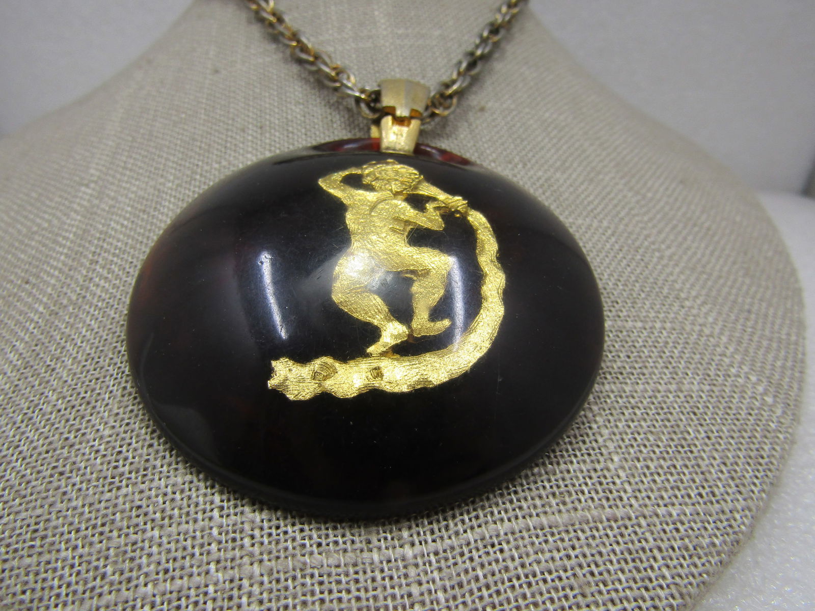 Vintage Sagittarius Faux Tortoiseshell Domed Necklace, 22", 1960's - 4