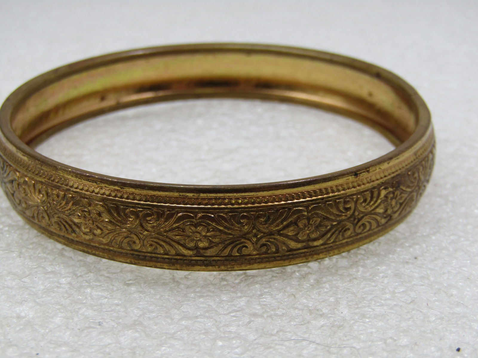 Vintage 8"Floral Bangle Bracelet, Gold Tone, Mid-Century - 3