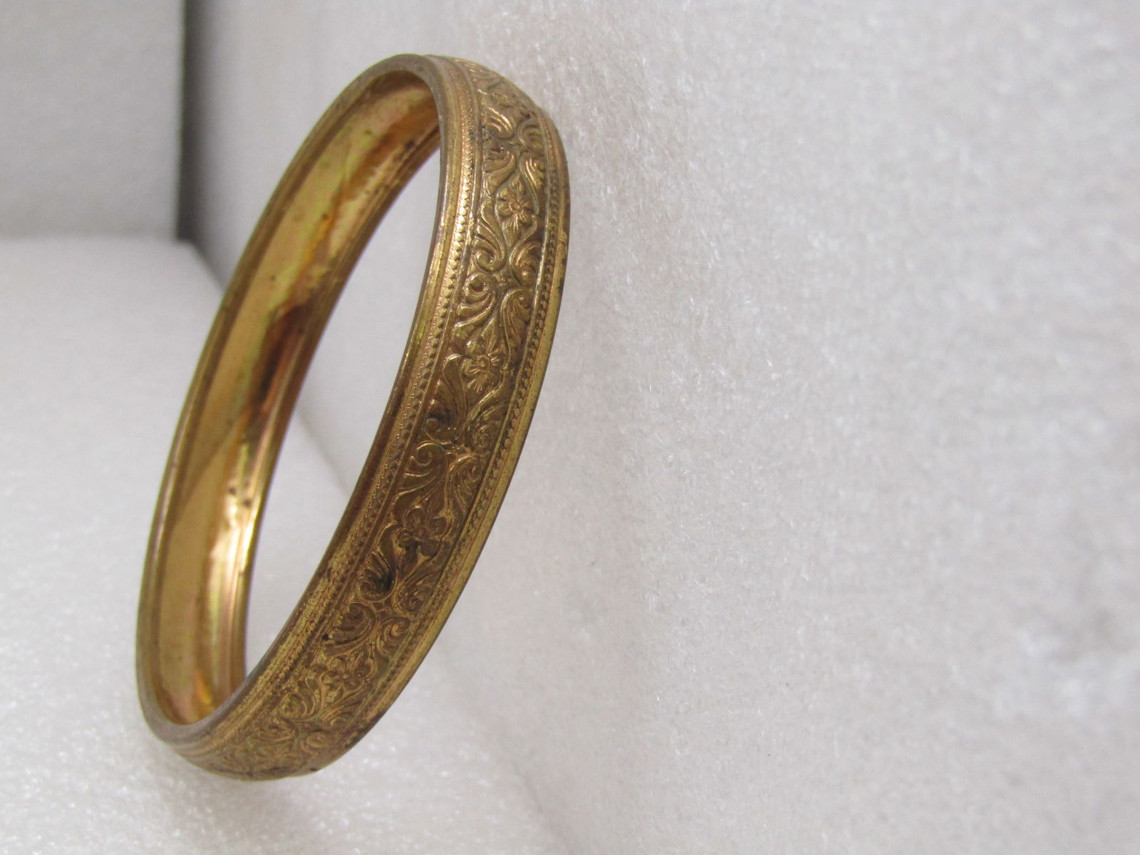 Vintage 8"Floral Bangle Bracelet, Gold Tone, Mid-Century - 8