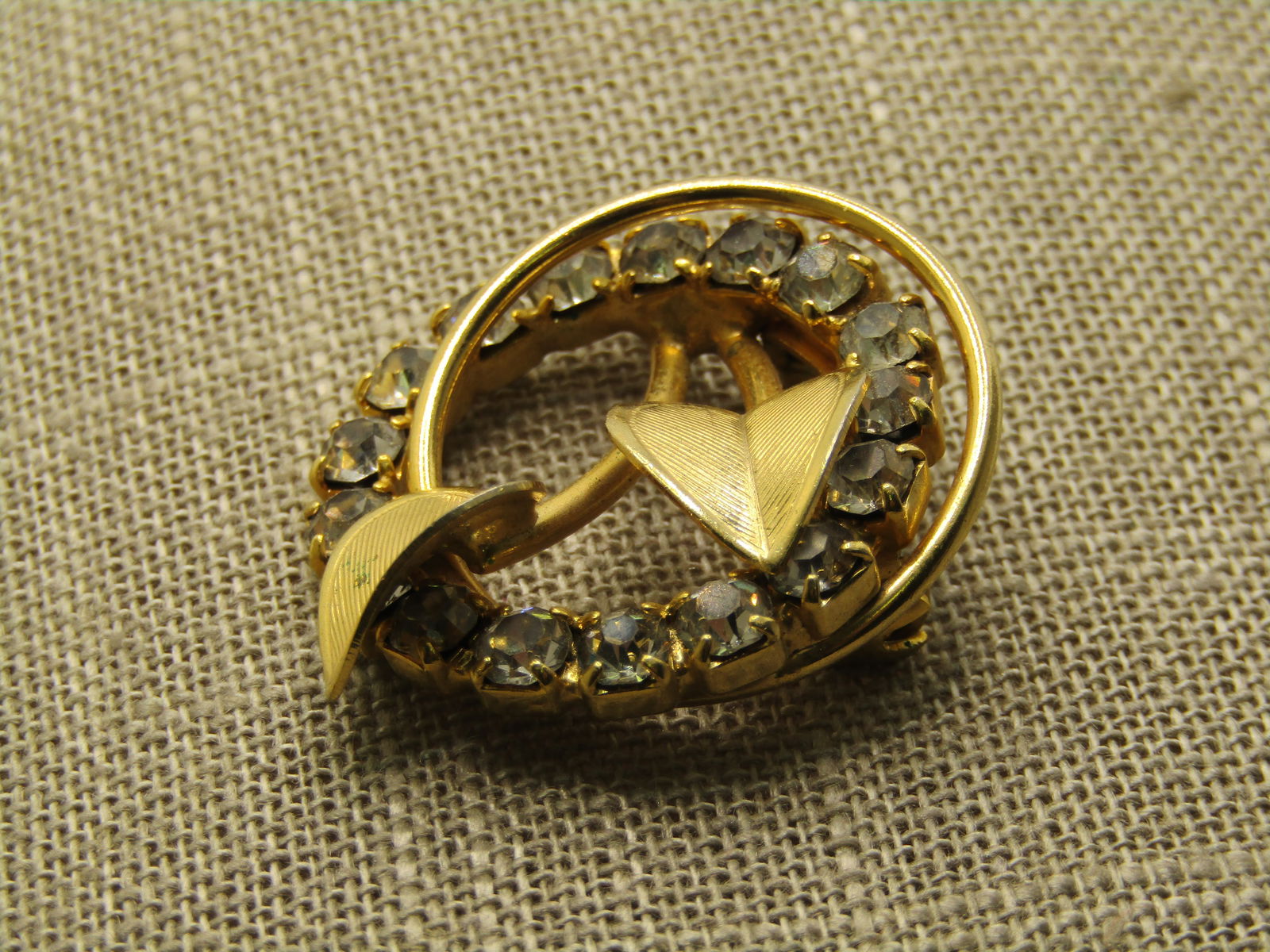 Vintage Clear Rhinestone Leaf Circle Brooch, 1960's - 3