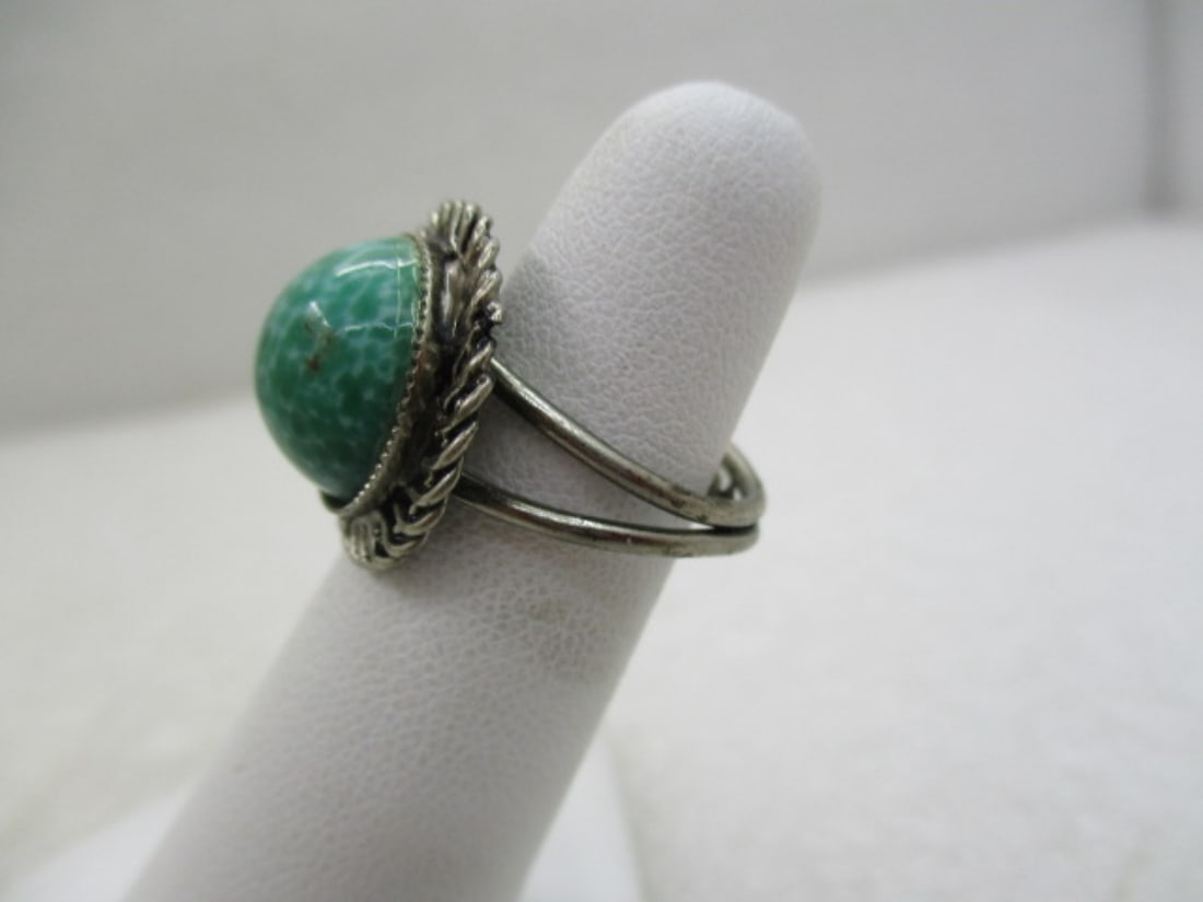 Vintage Peking Glass Adjustable Ring, Sz. 4-7, Silver Tone, 1950's-1960's. - 2