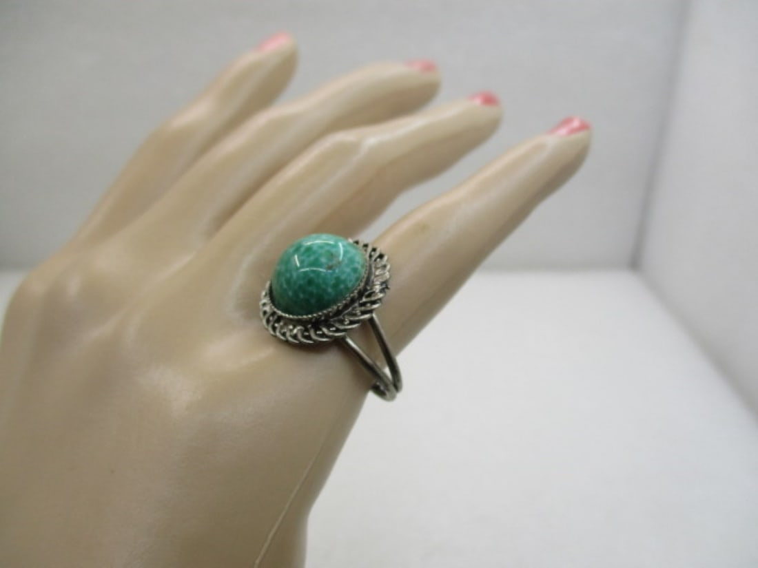 Vintage Peking Glass Adjustable Ring, Sz. 4-7, Silver Tone, 1950's-1960's. - 5