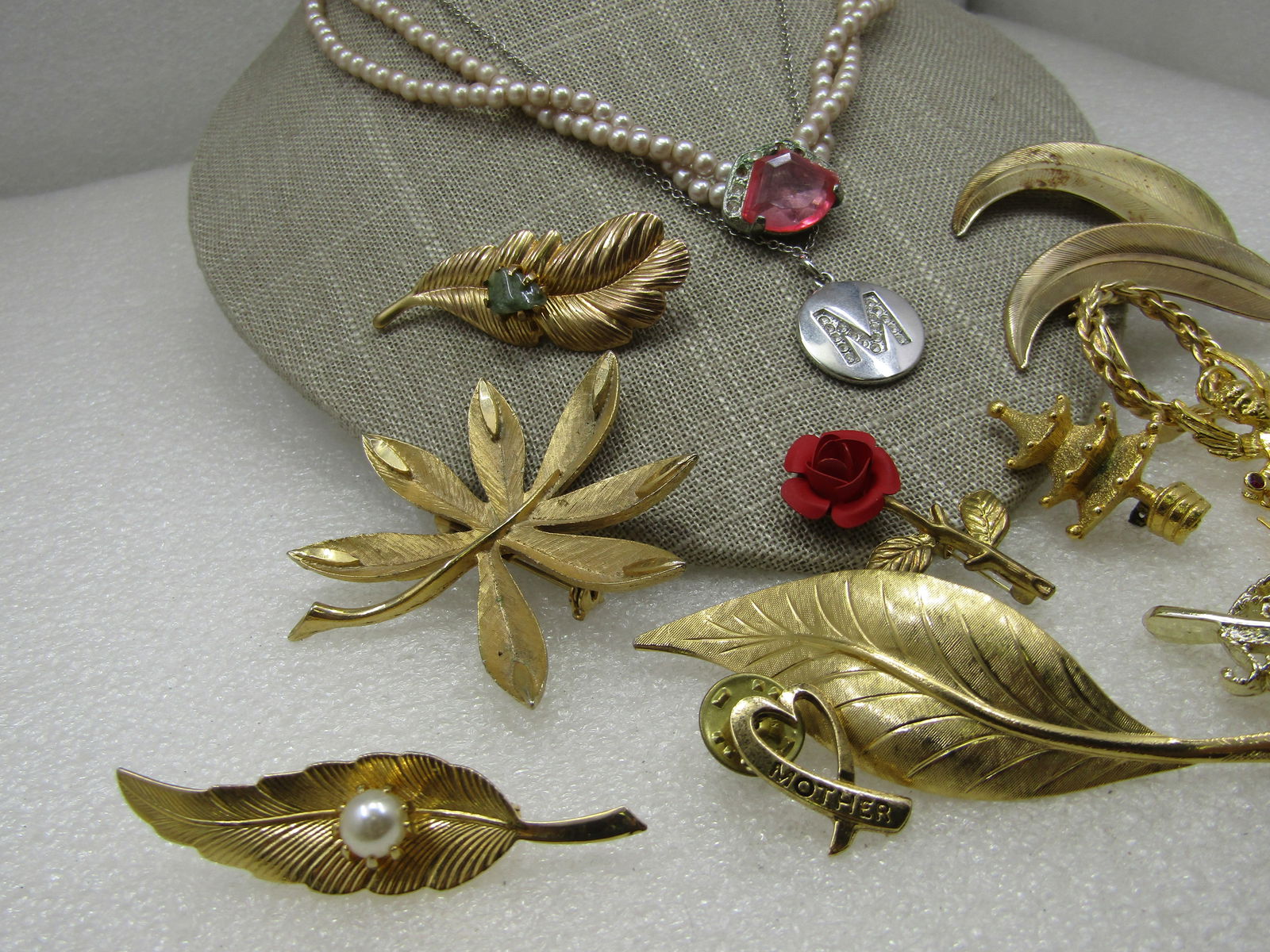 Vintage 14 PC Lot, Brooches & Necklaces, 1960's - 3