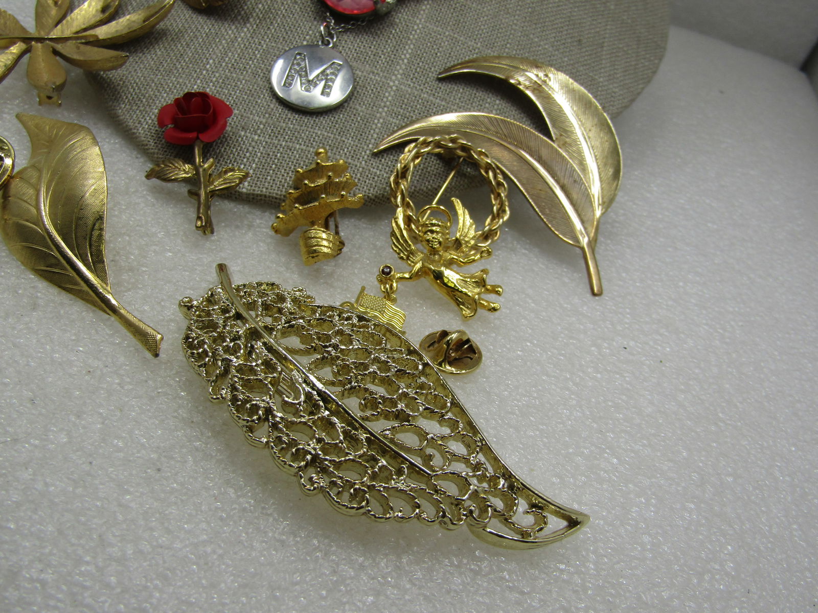 Vintage 14 PC Lot, Brooches & Necklaces, 1960's - 4