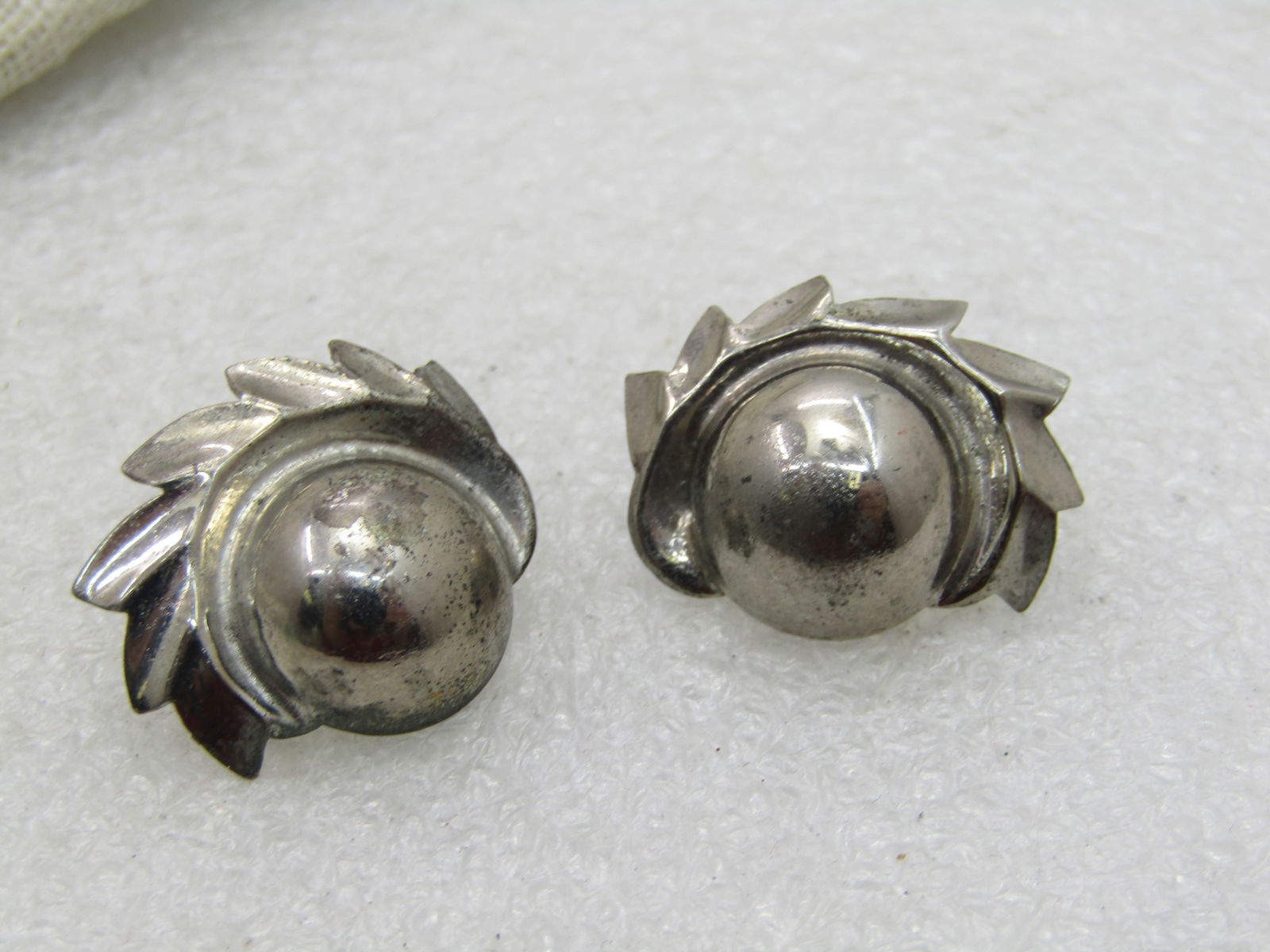 Vintage Southwestern Sterling Earrings, Screwback, Domed Design NL - 2