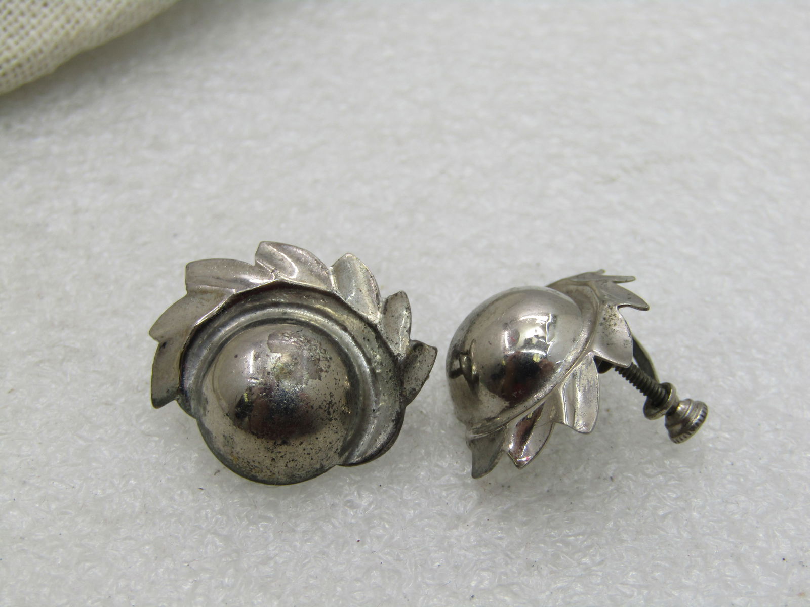 Vintage Southwestern Sterling Earrings, Screwback, Domed Design NL - 3