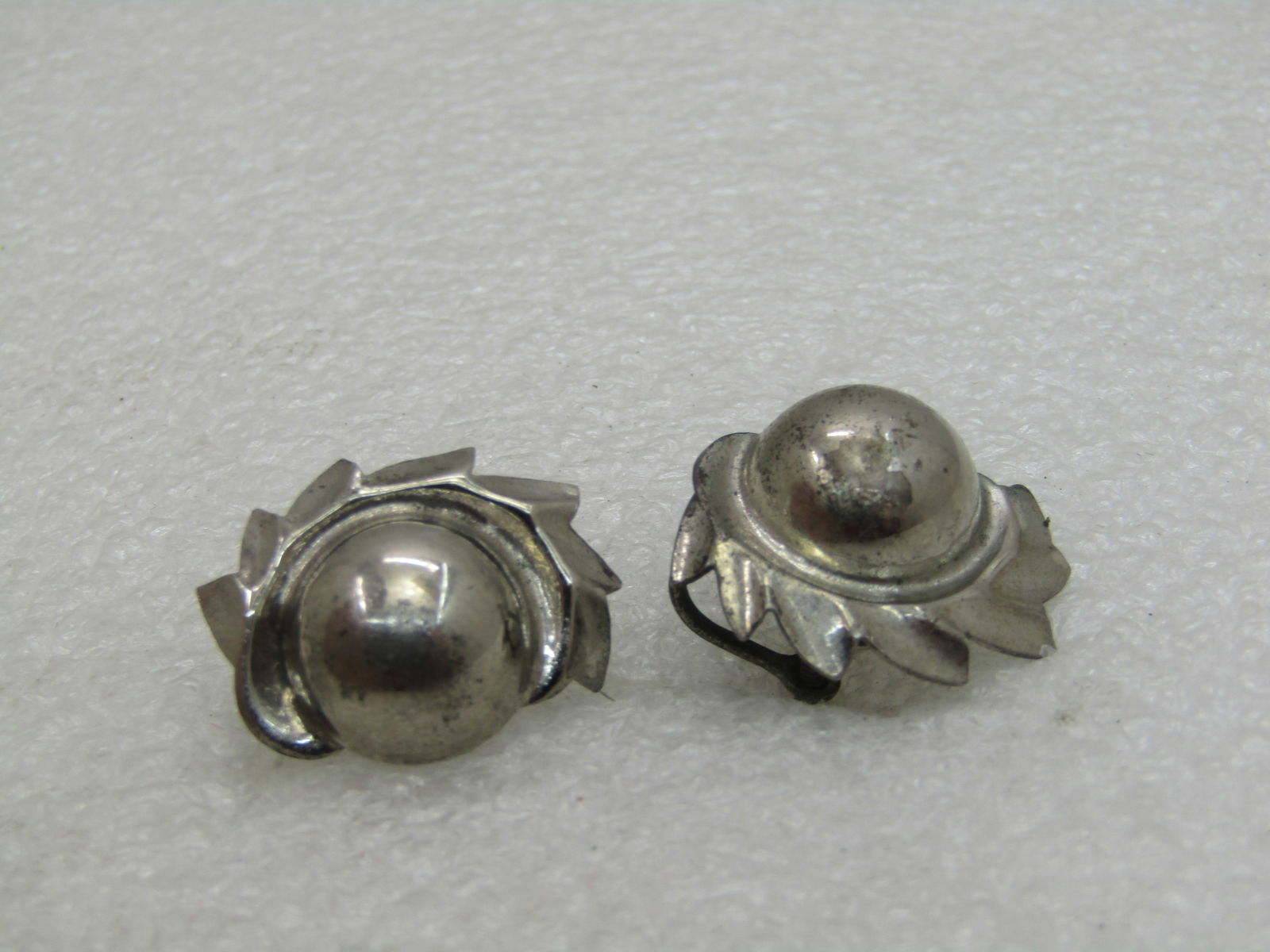 Vintage Southwestern Sterling Earrings, Screwback, Domed Design NL - 5