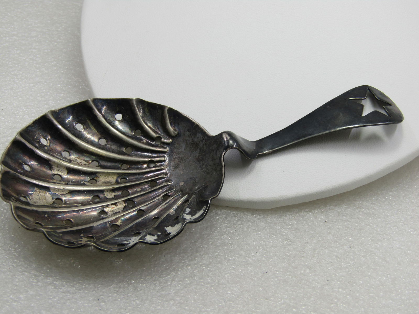 Vintage Wm. Rogers Silver Plated Julep Strainer, Signed with Star 2 - 2