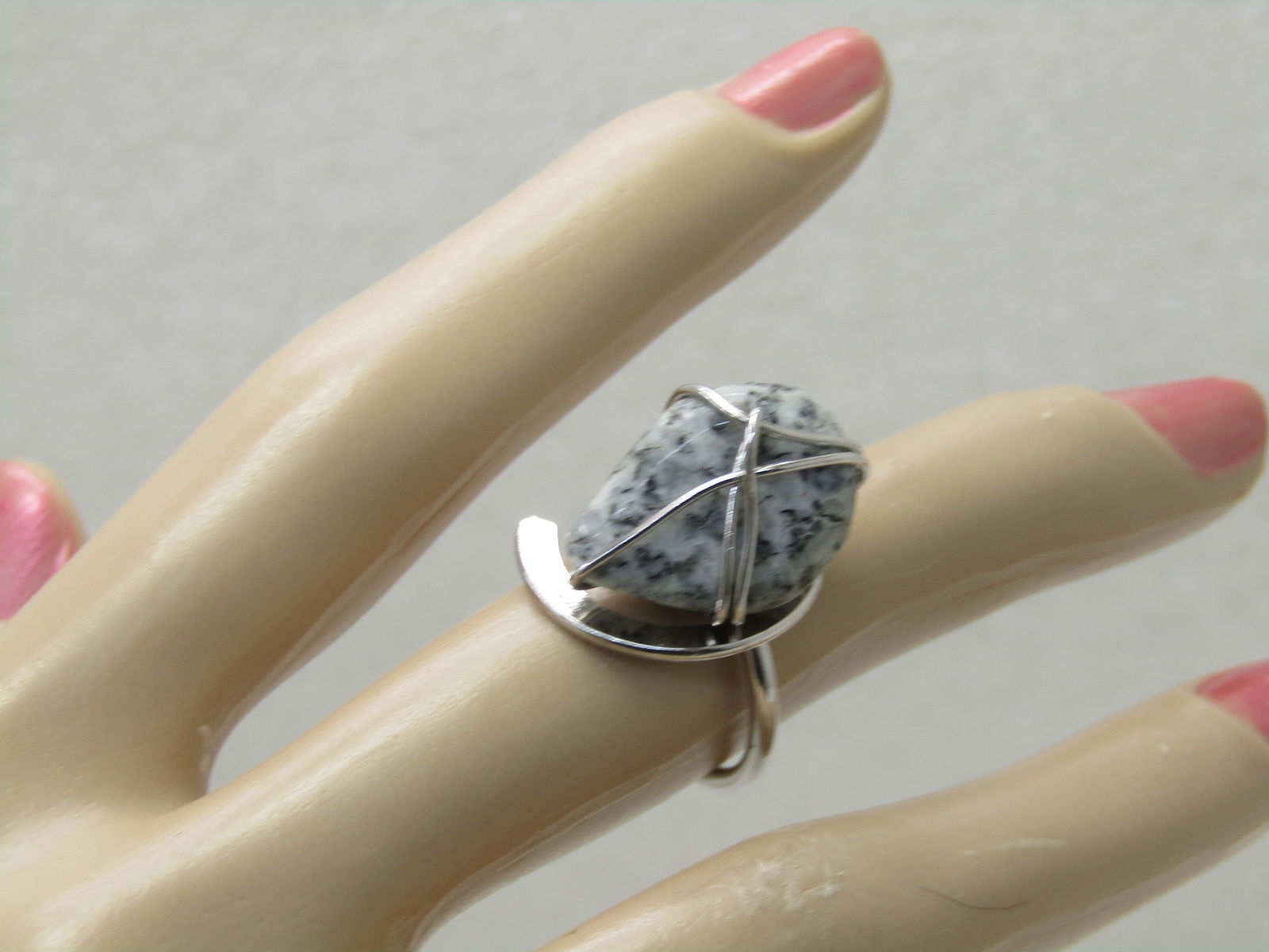Vintage Granite Souvenir Ring, Size 5-6, Silver Tone, New in Box - 5