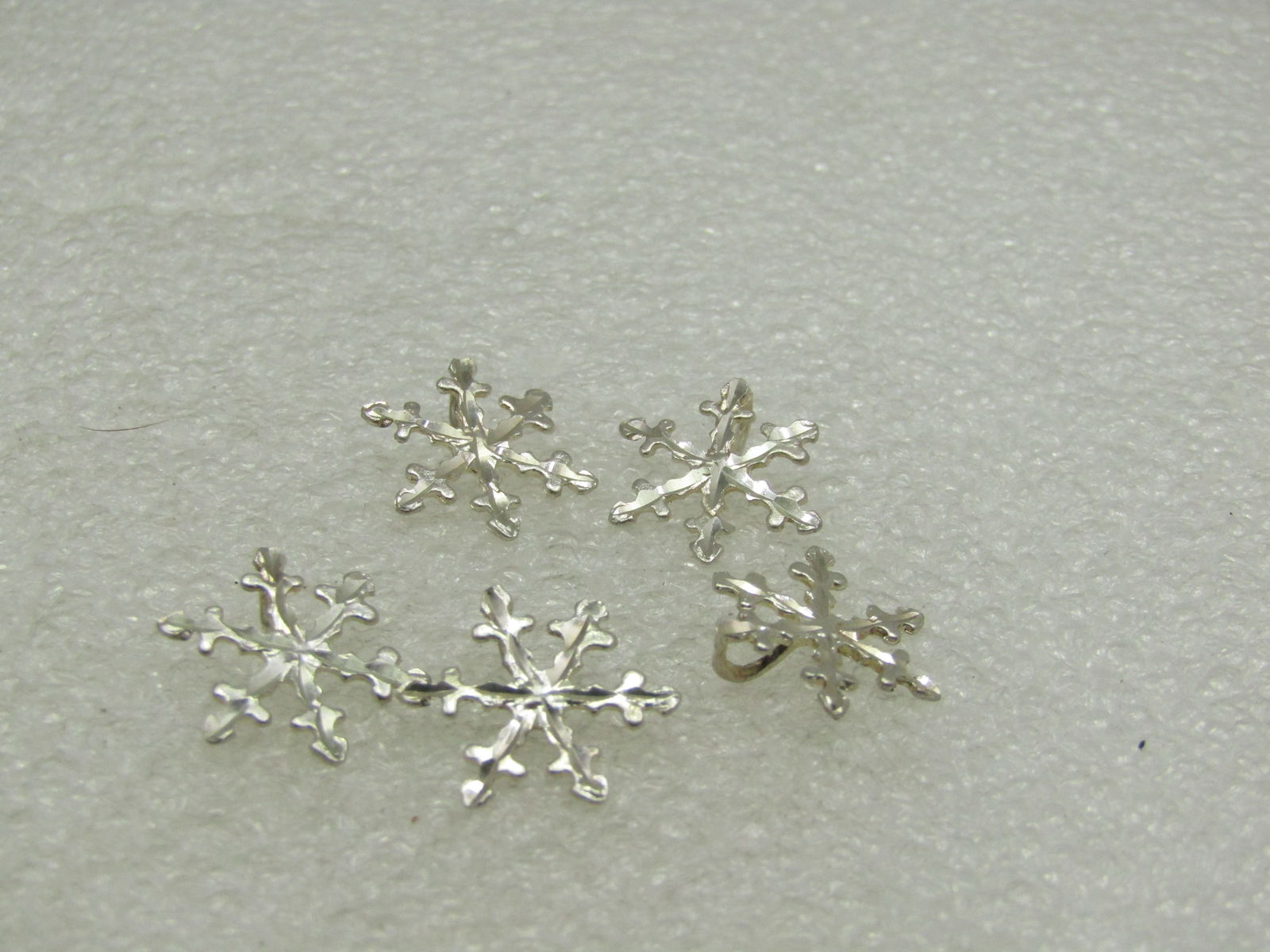 5 Sterling Silver Snowflake Pendants, Diamond Cut (1 of 5)