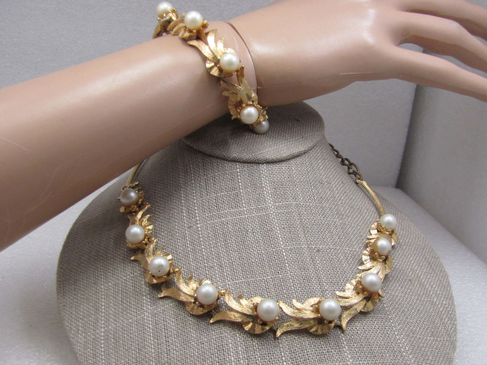 Vintage Faux Pearl LeaF Chocker & Bracelet Set, 1960's - 4