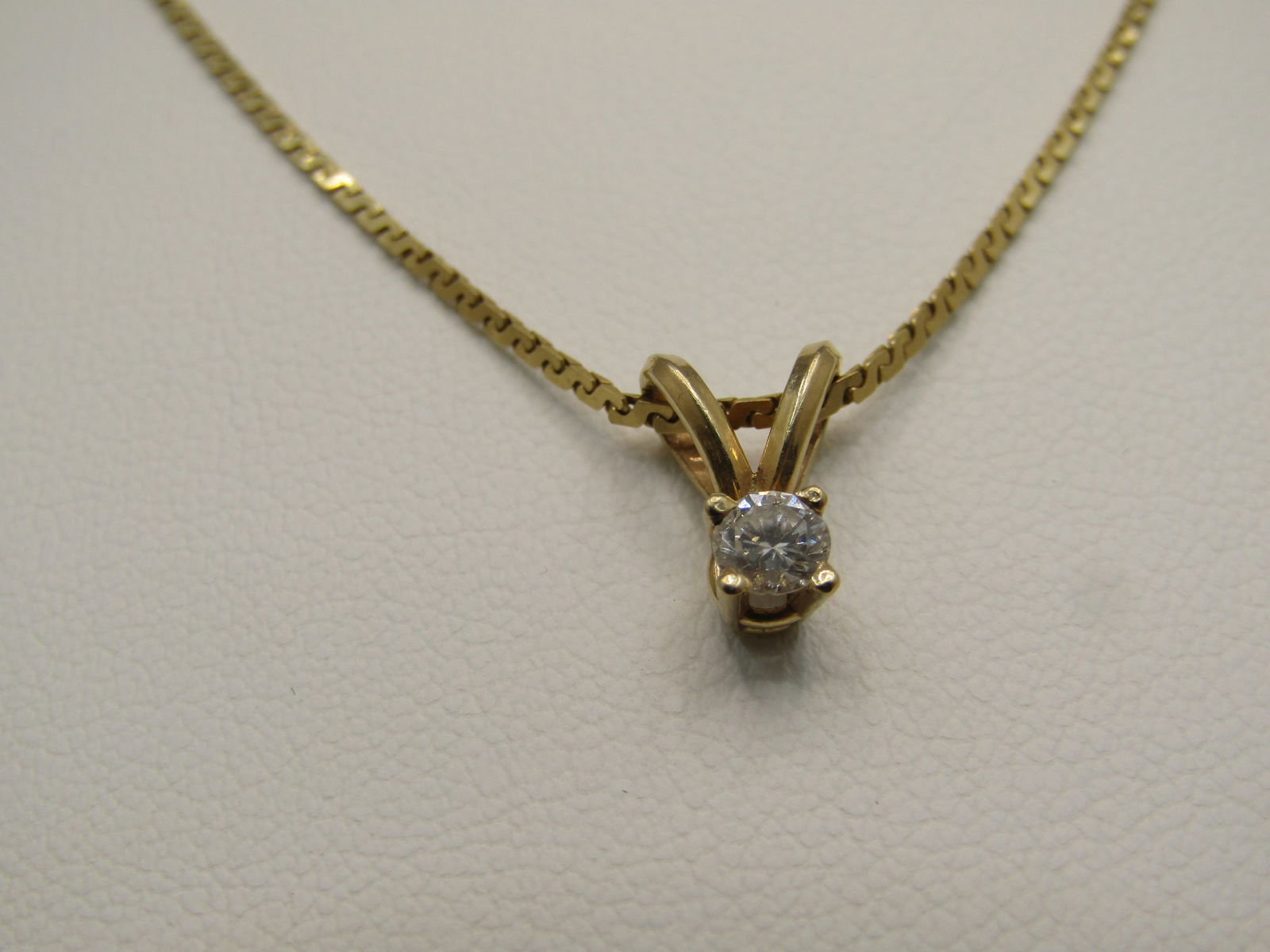 Vintage 14kt .20 CTW Diamond Solitaire Necklace, 16" - 3