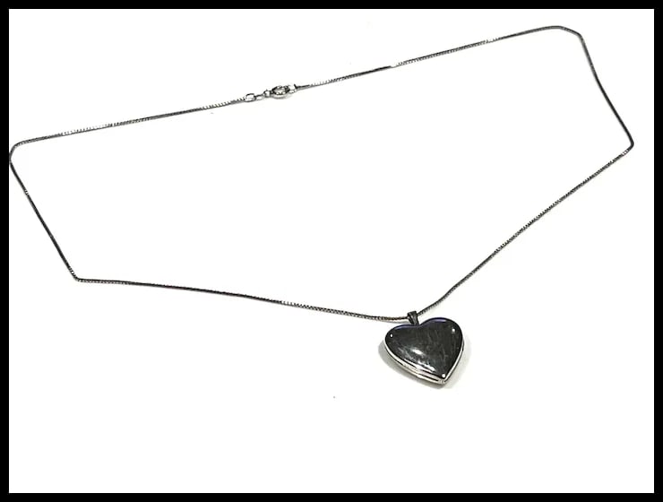 Vintage Sterling Silver Etched Heart Locket Necklace - 3