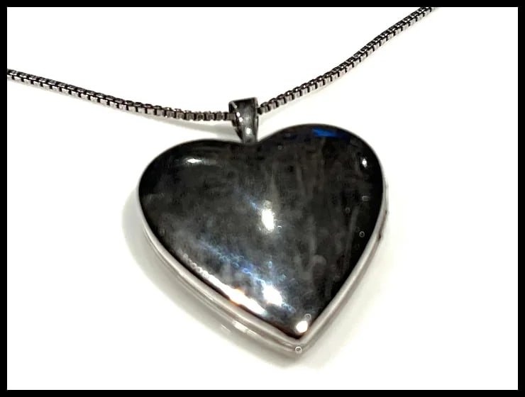 Vintage Sterling Silver Etched Heart Locket Necklace - 5