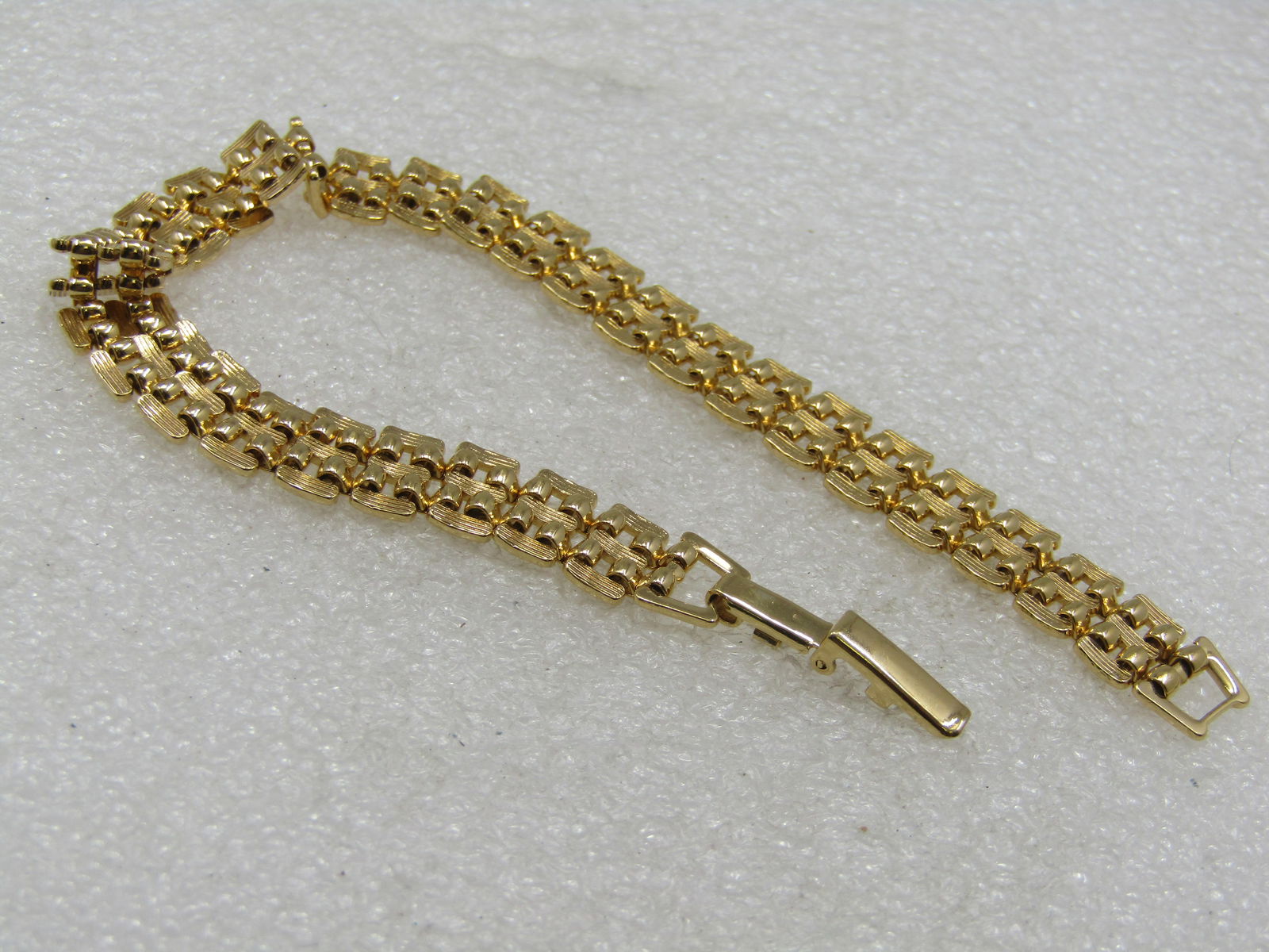 Vintage Mesh/Woven Bracelet, 8", Gold Tone - 4