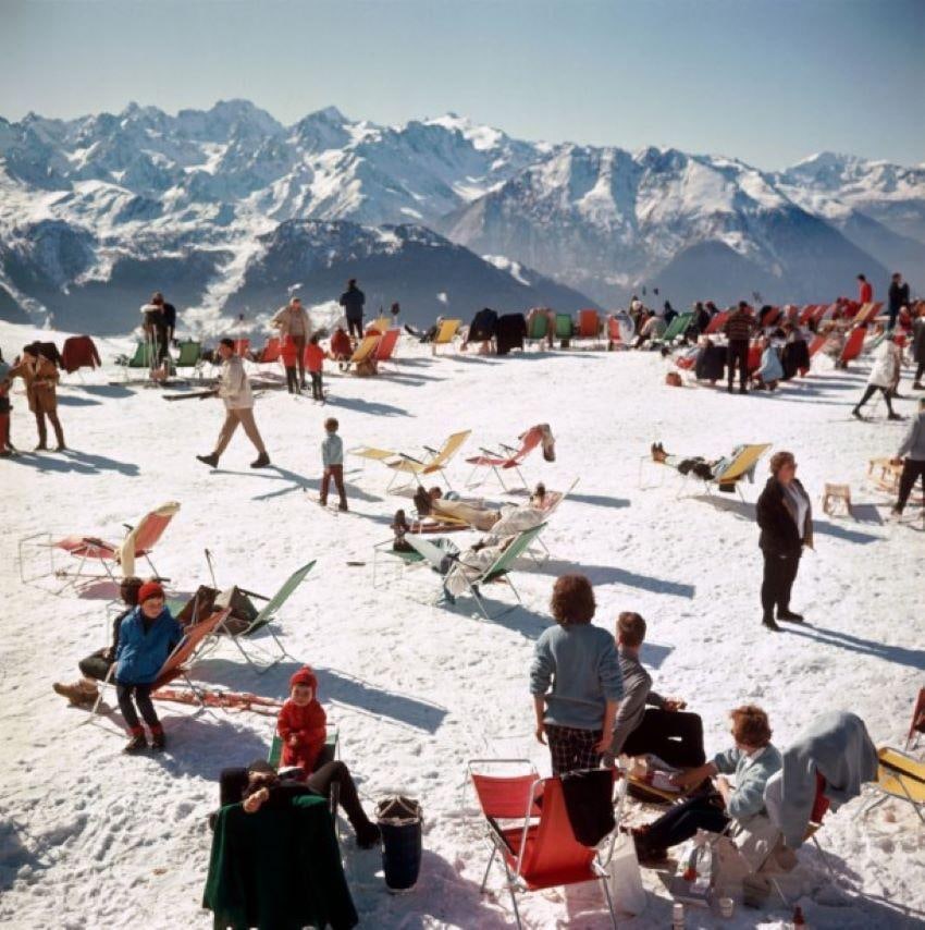 Verbier Vacation 1964 Slim Aarons Premium Collection Estate Stamped Edition: 1964 (printed later) - 2